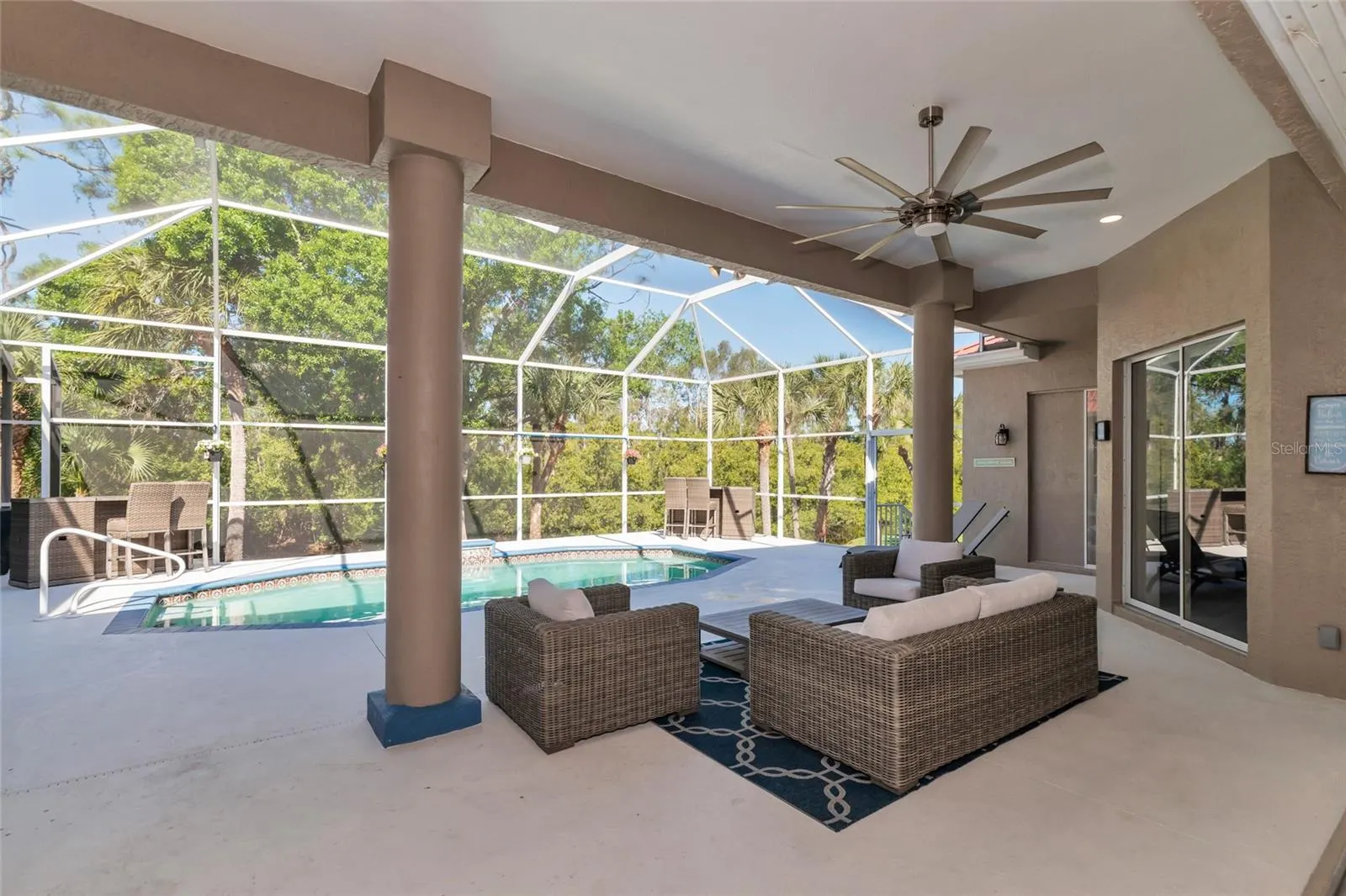 1101 KINGS WAY DR