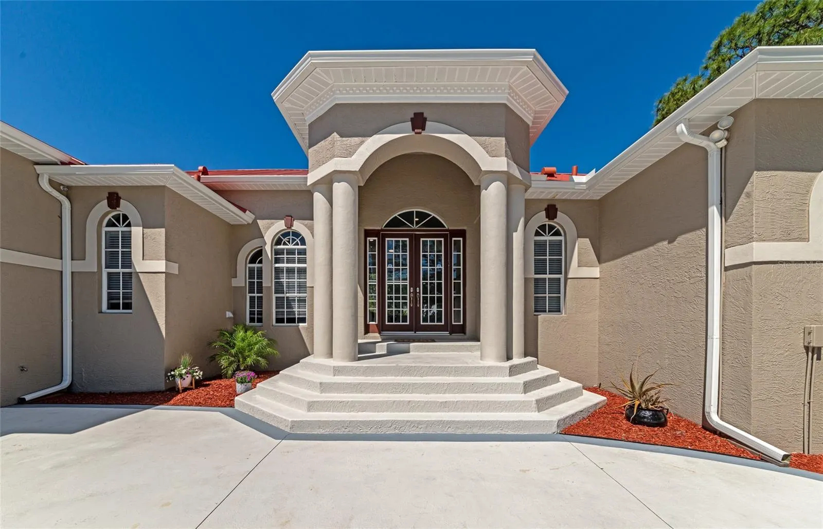 1101 KINGS WAY DR