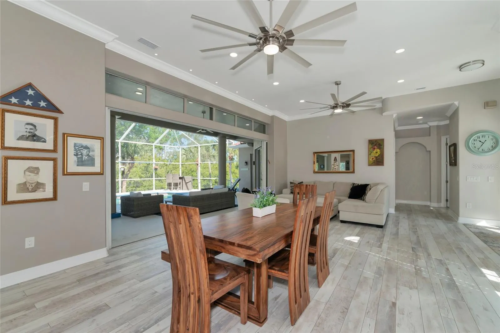 1101 KINGS WAY DR