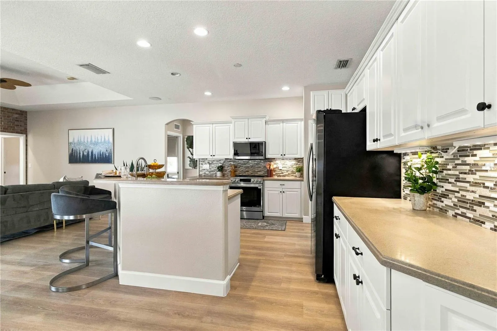6274 AVENTURA DR