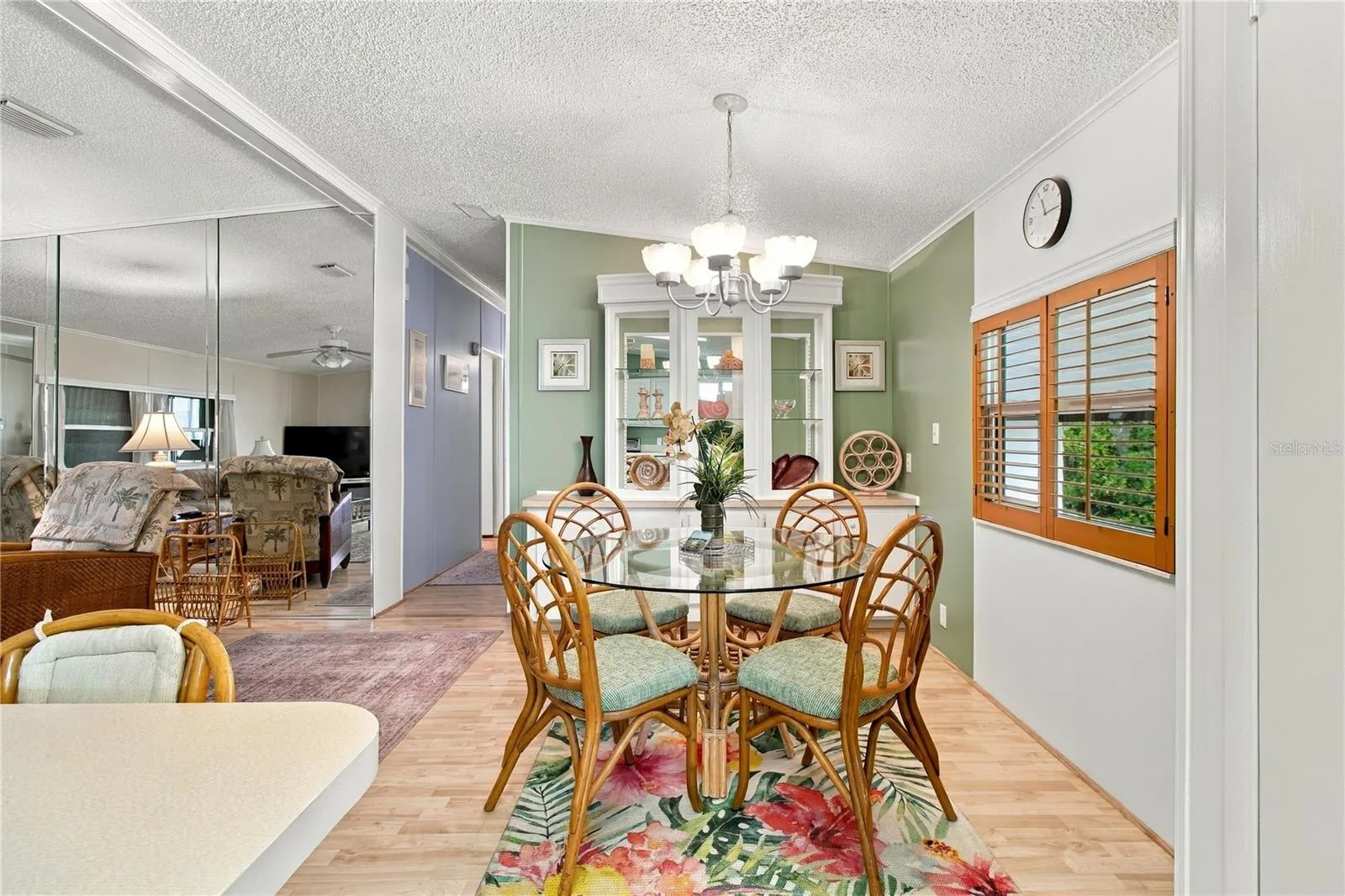 15 MEADOWLARK CIR