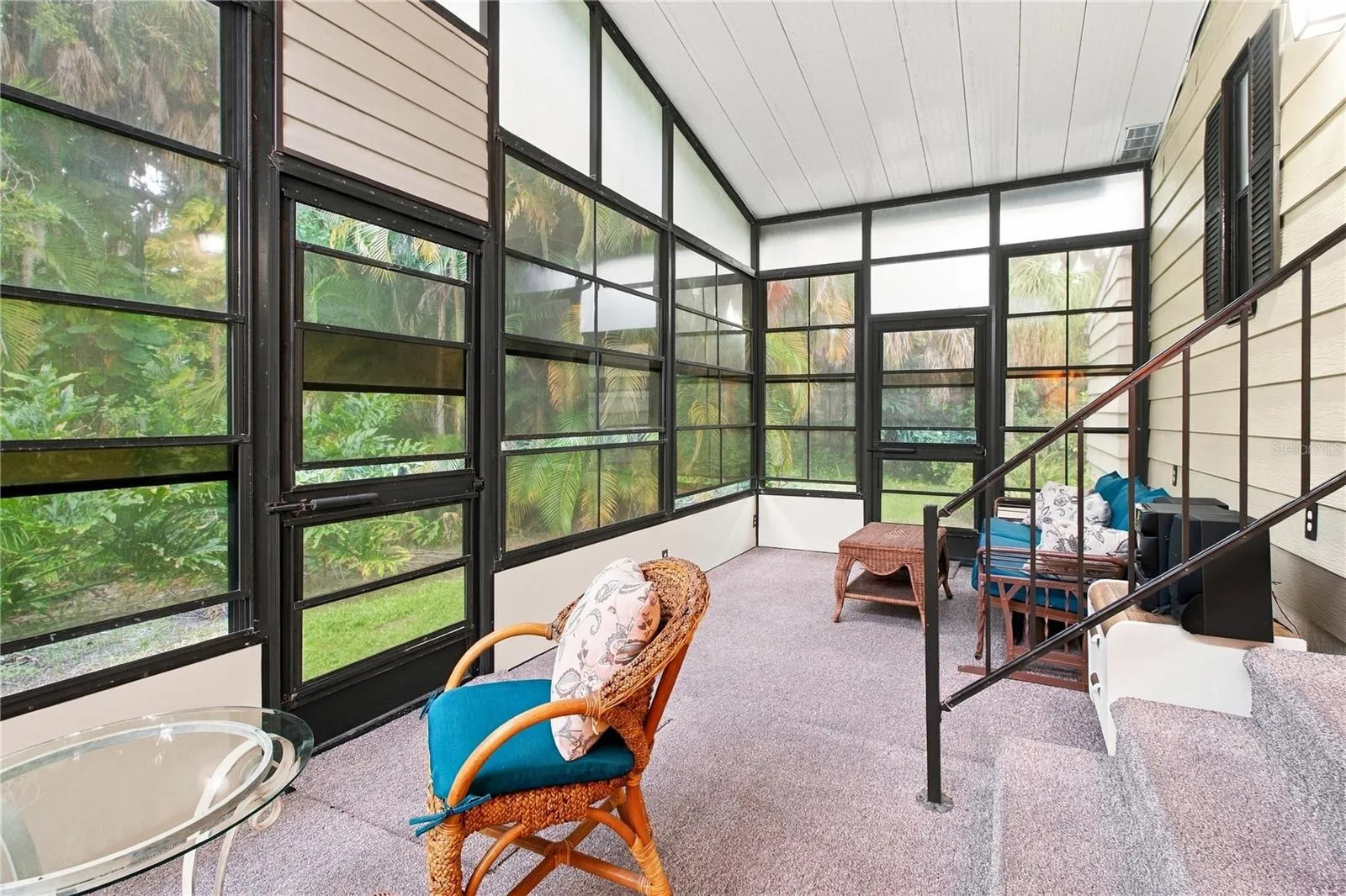 15 MEADOWLARK CIR