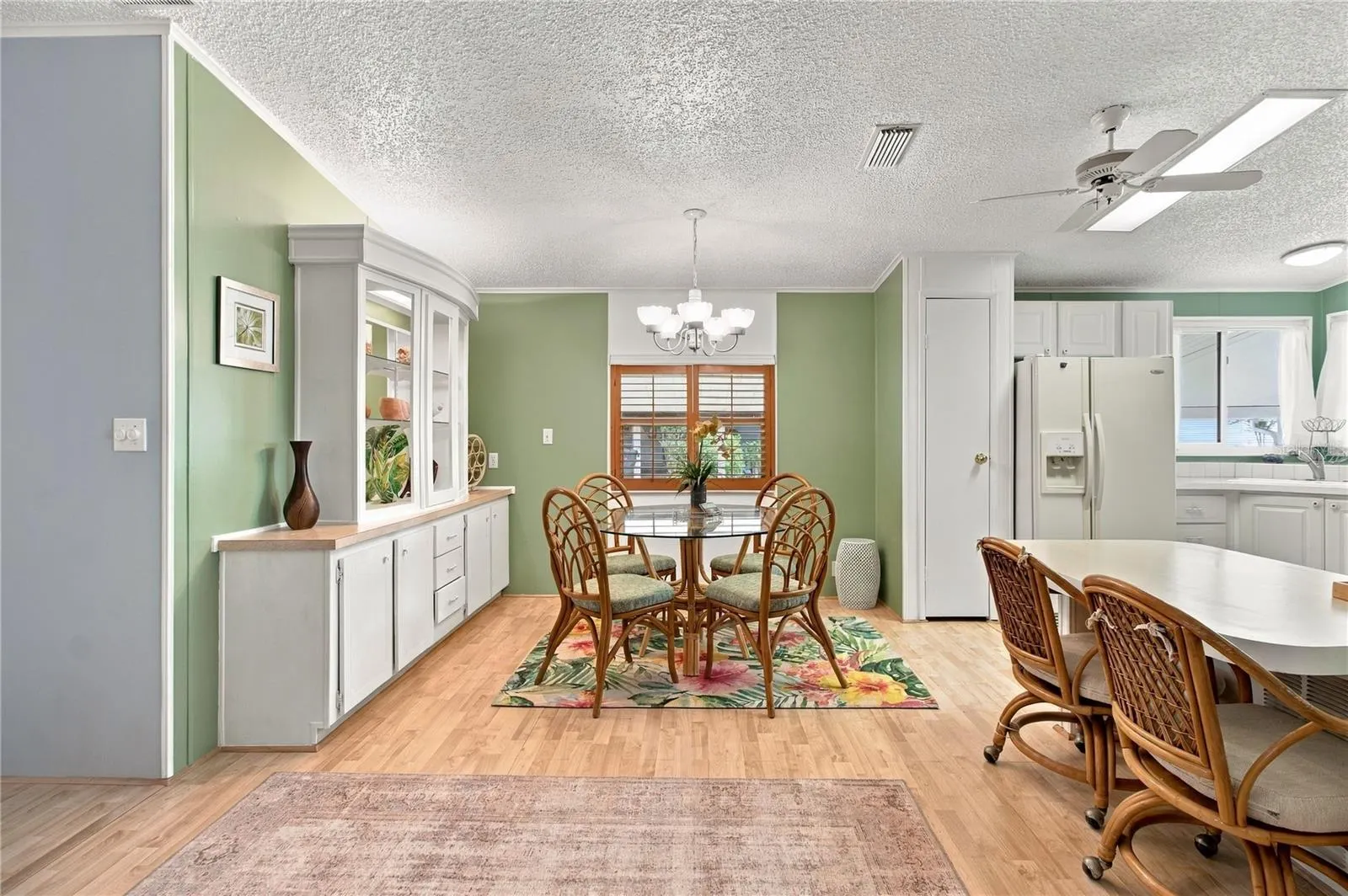 15 MEADOWLARK CIR