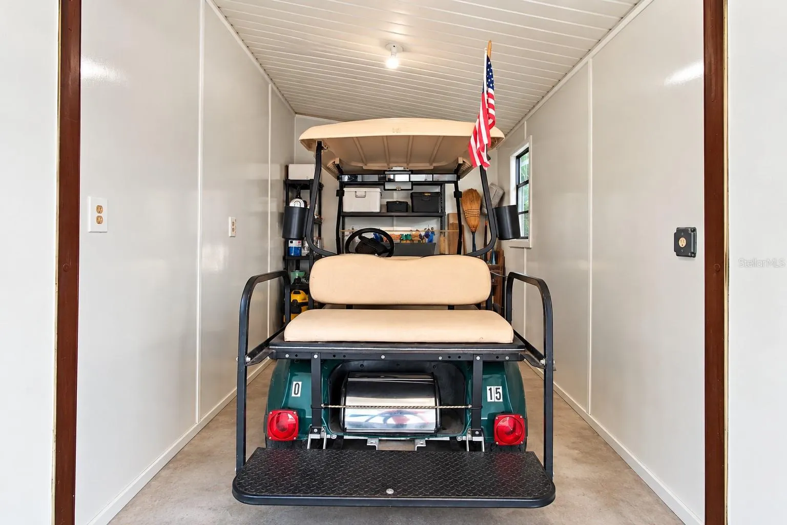 15 MEADOWLARK CIR