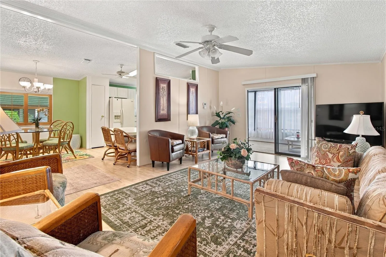 15 MEADOWLARK CIR