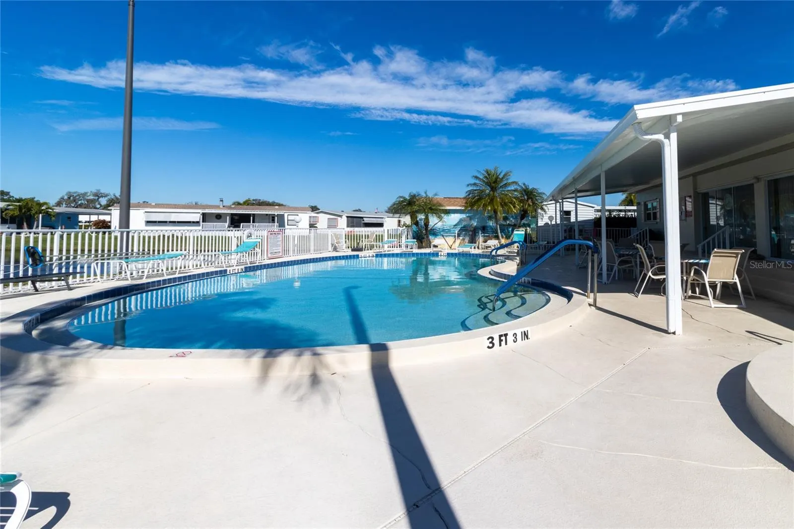 15 MEADOWLARK CIR
