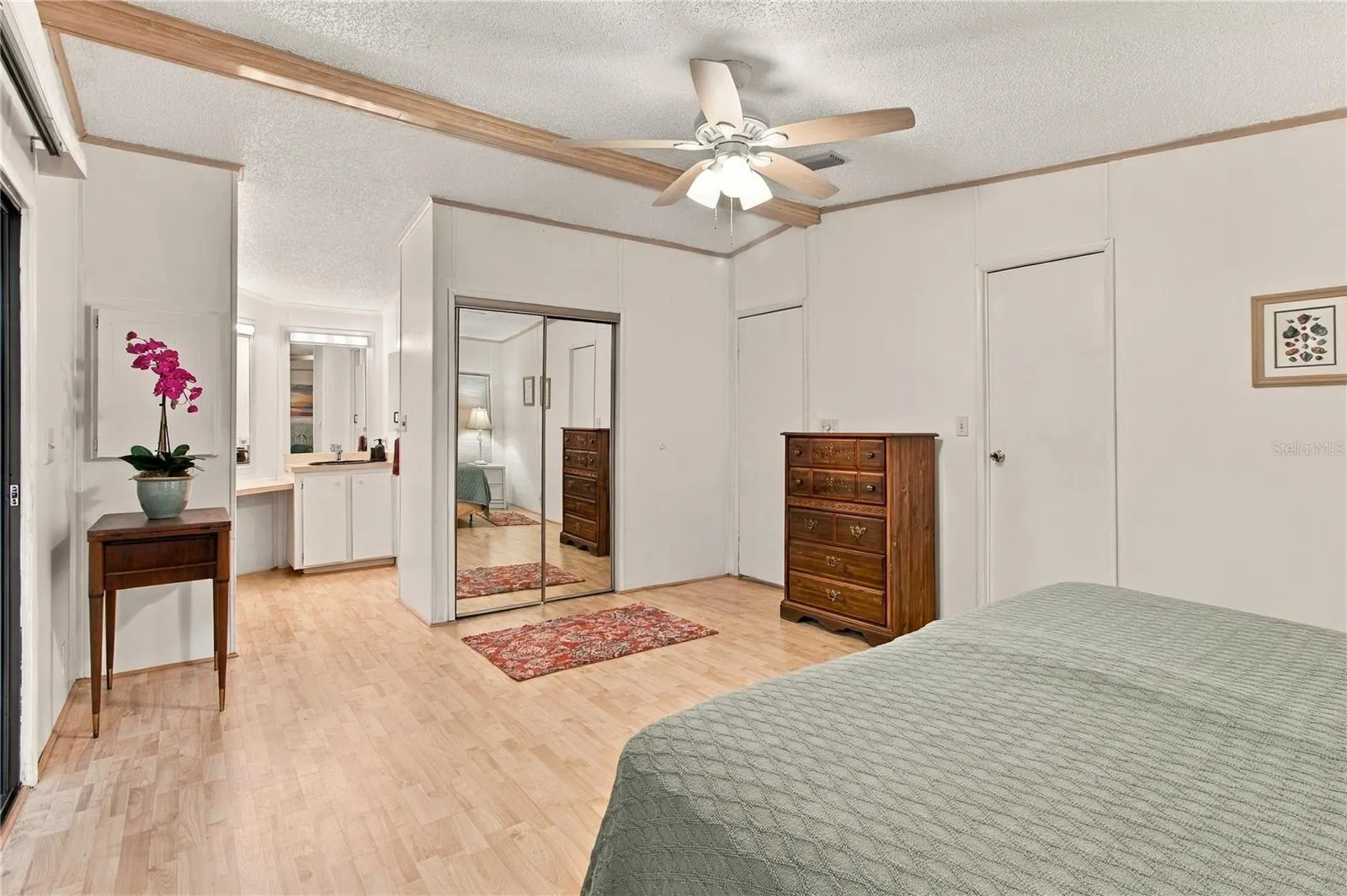 15 MEADOWLARK CIR