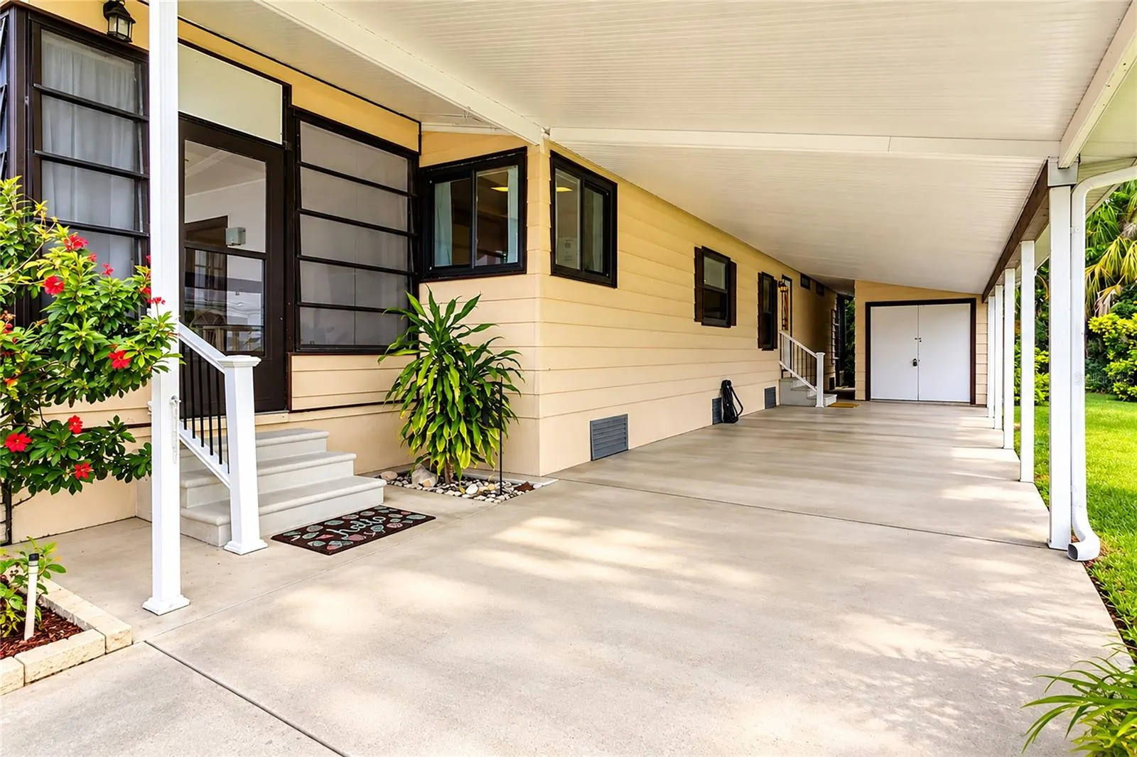 15 MEADOWLARK CIR