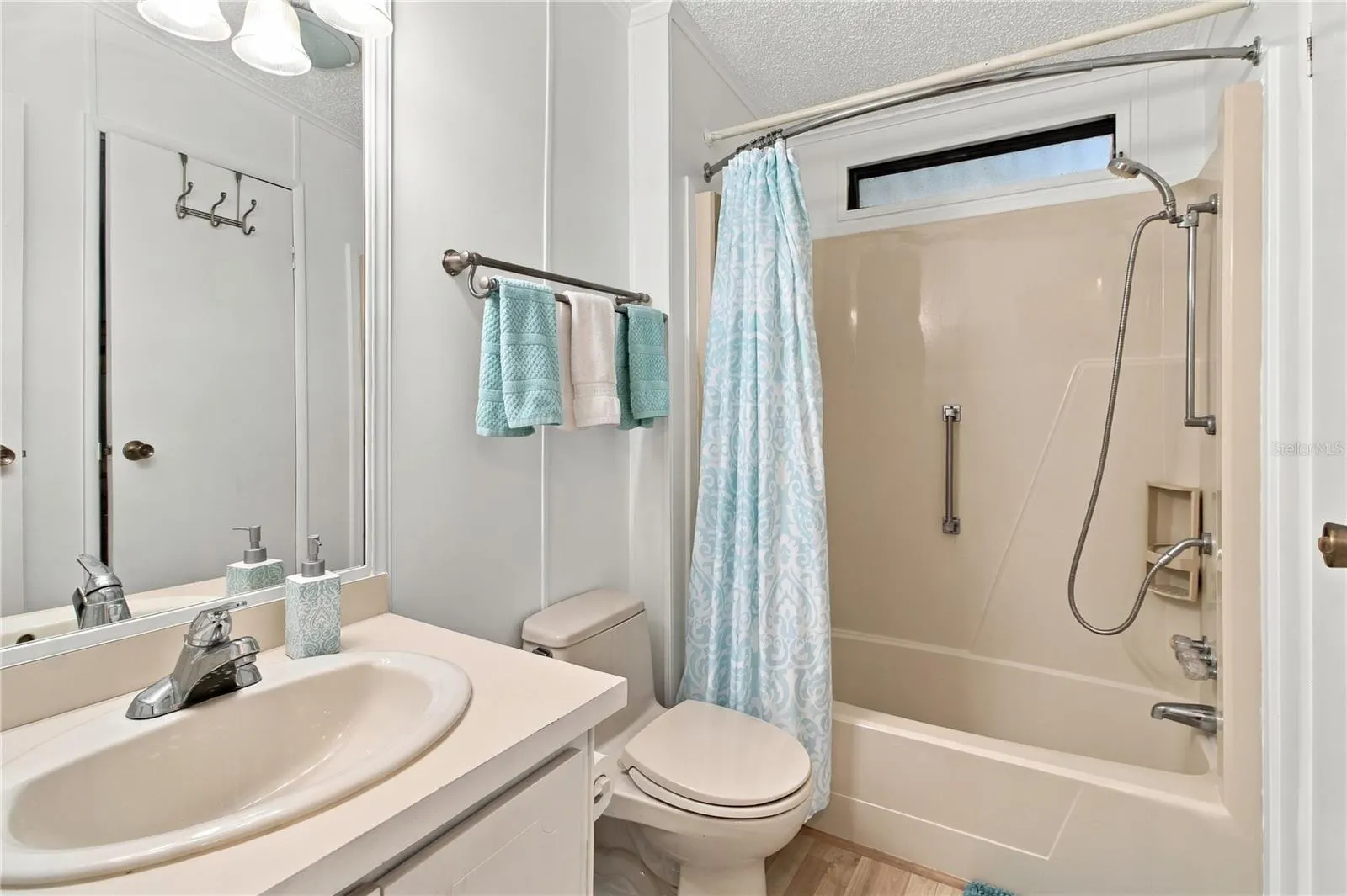 15 MEADOWLARK CIR