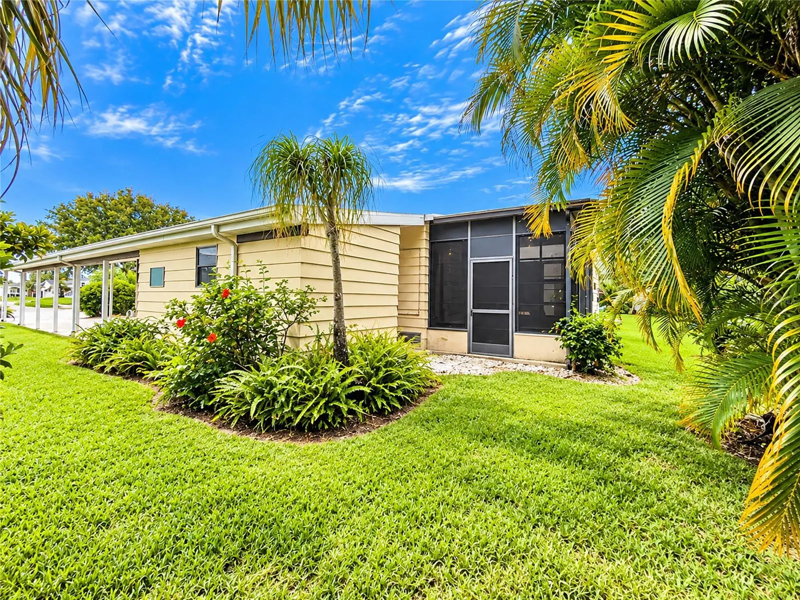 15 MEADOWLARK CIR