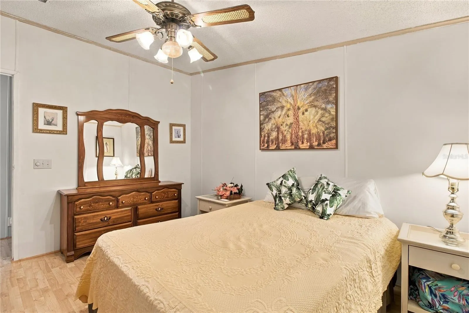 15 MEADOWLARK CIR