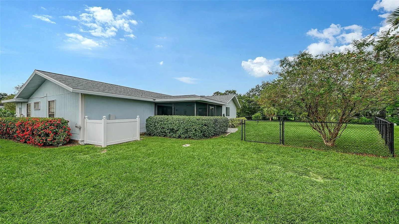 6110 APPROACH LN