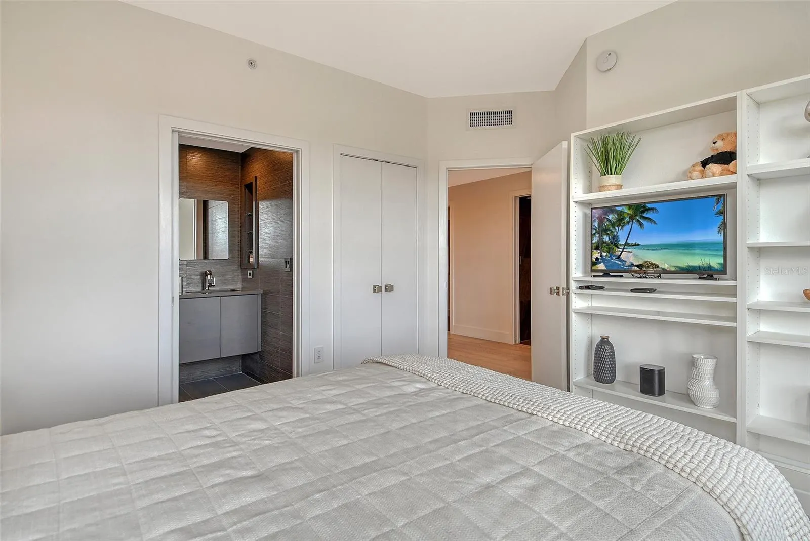 401 N POINT RD #404 #404