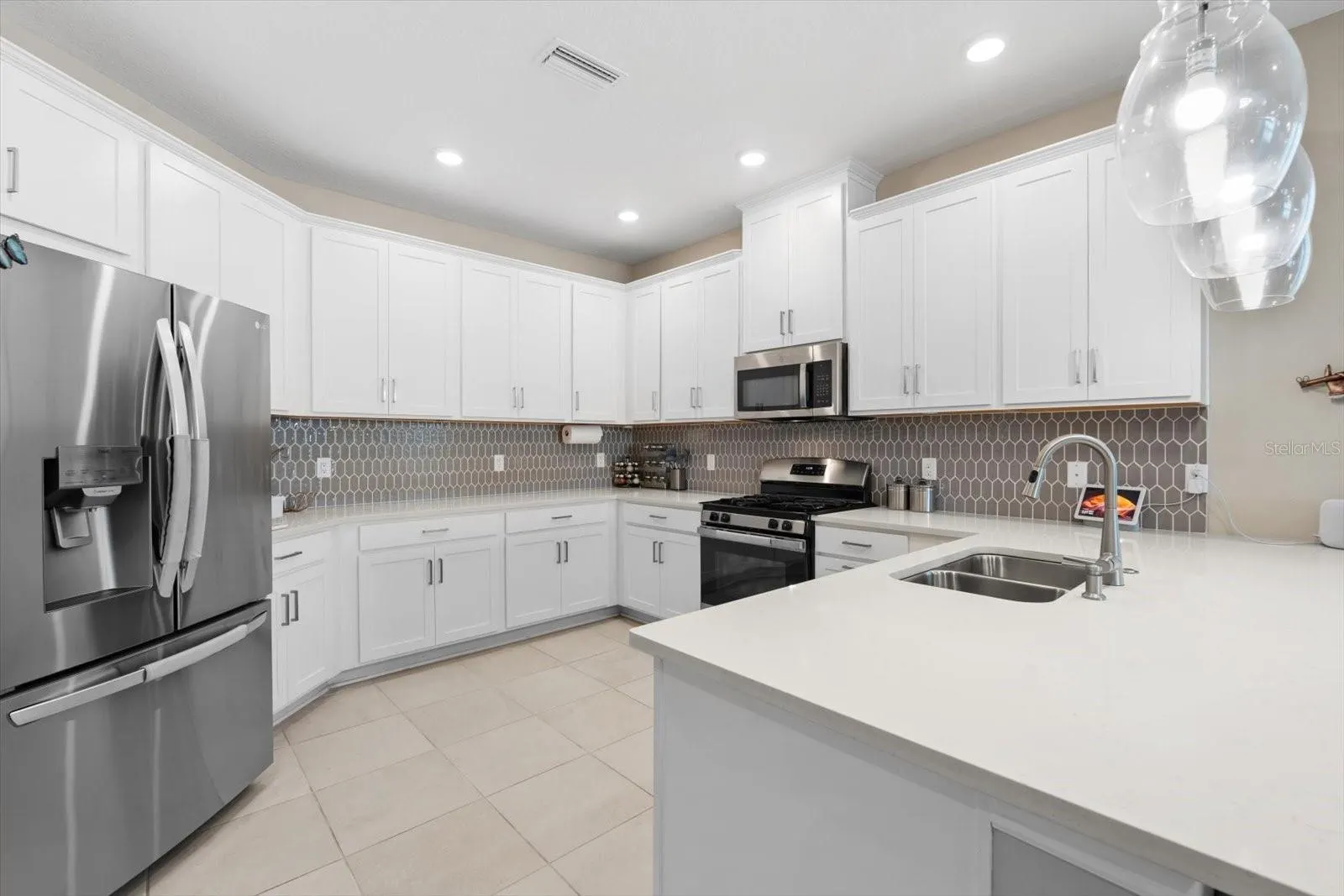 6326 GRANDVIEW HILL CT