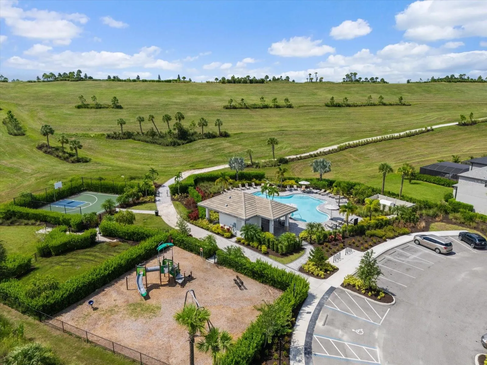 6326 GRANDVIEW HILL CT