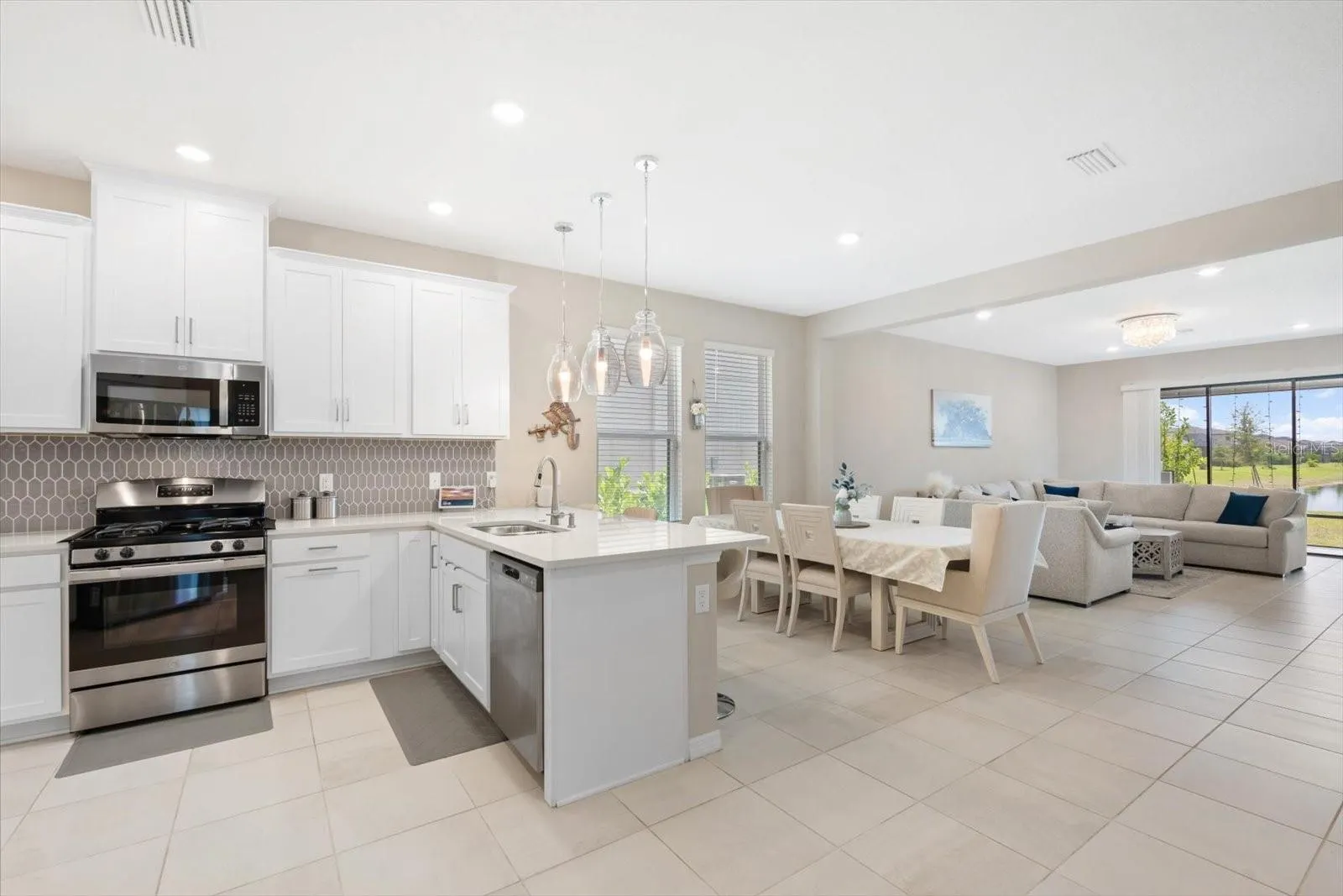 6326 GRANDVIEW HILL CT