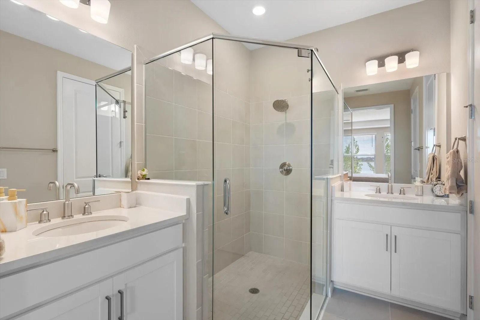 6326 GRANDVIEW HILL CT