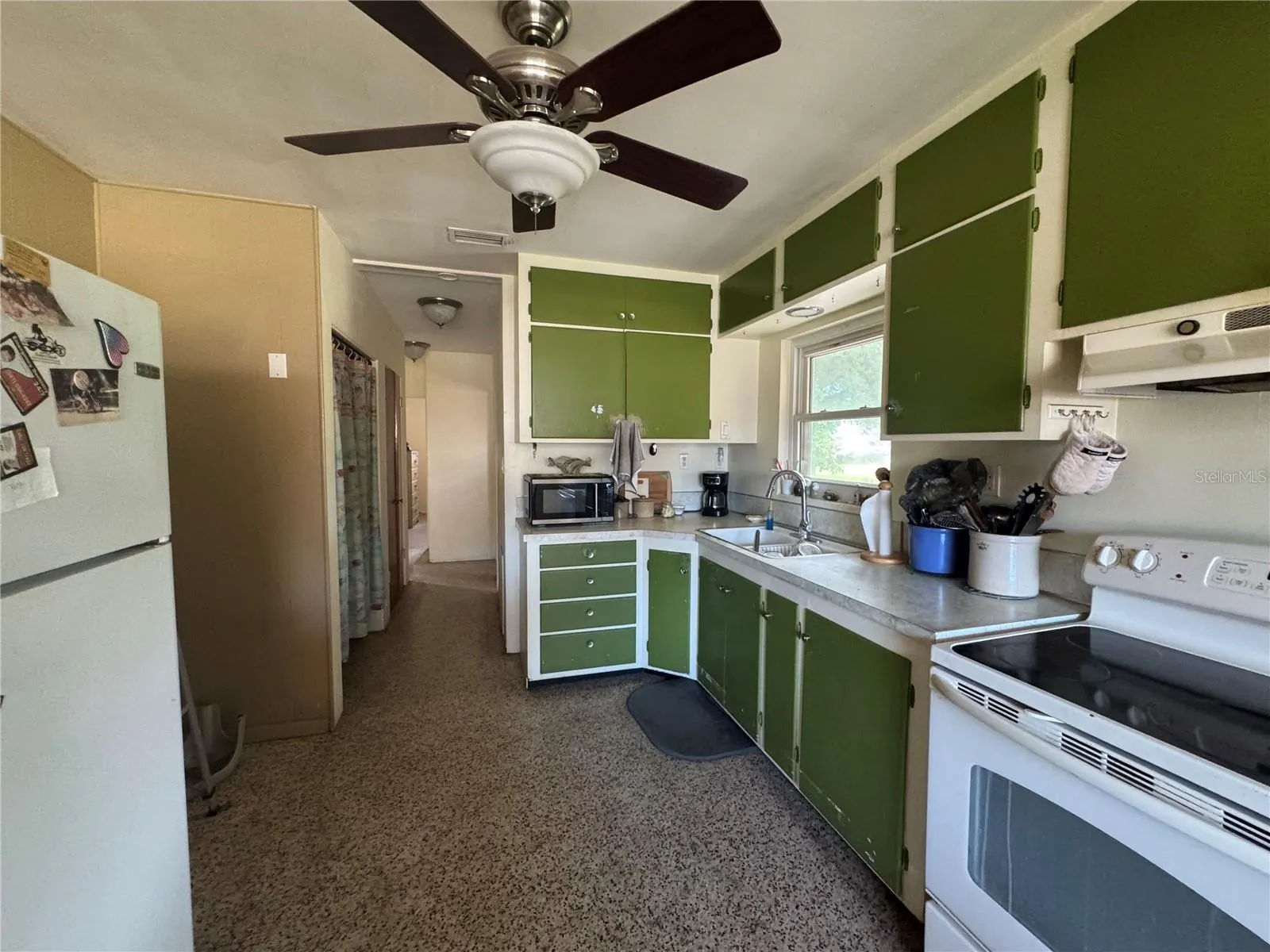 1205 SUNSET AVE