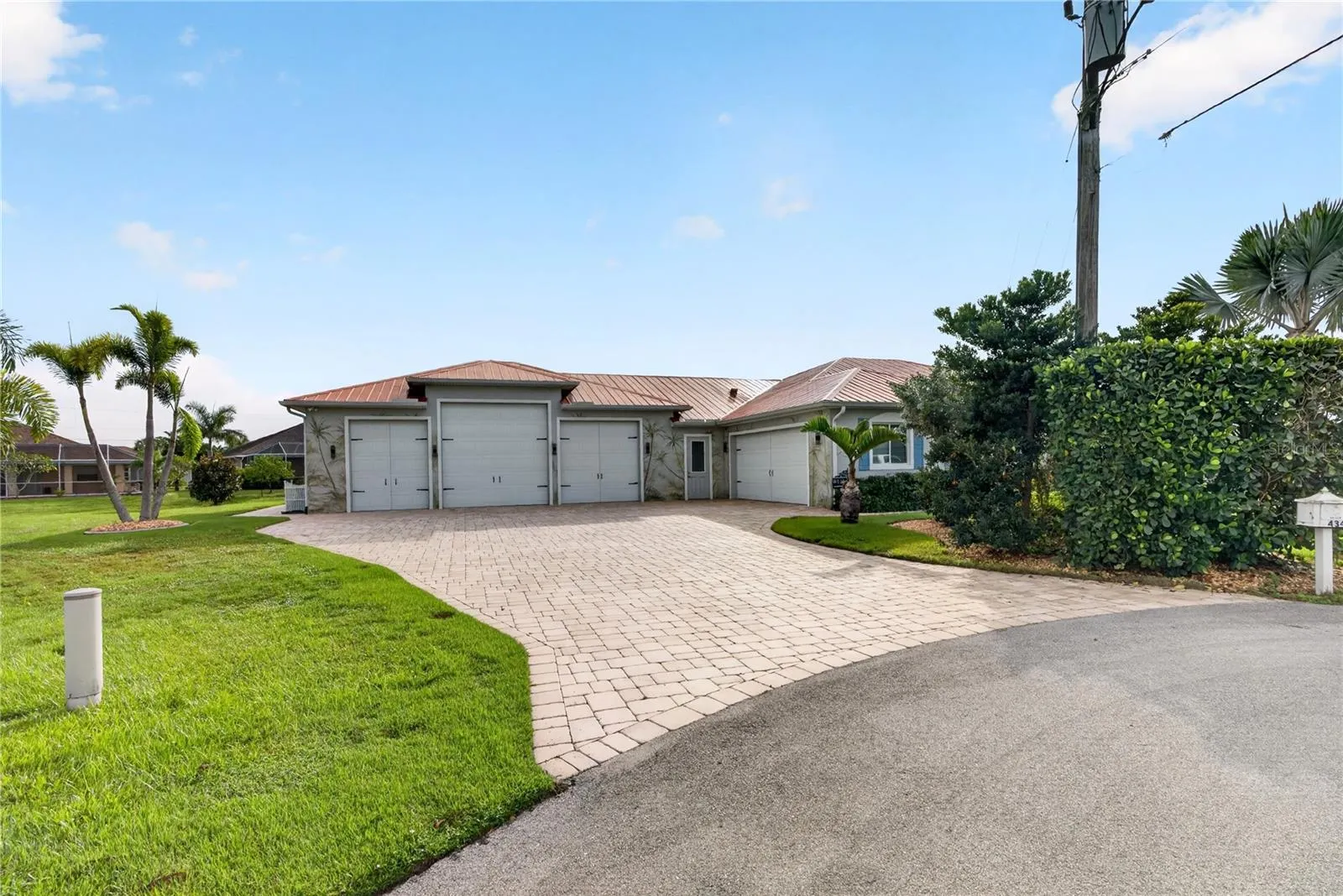 434 E CASHEW