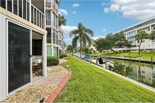 1300 N PORTOFINO DR #105 #105