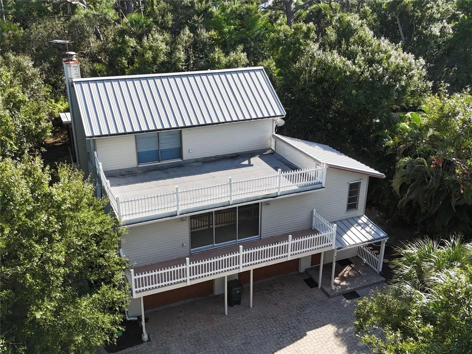 603 LAUREL RD W