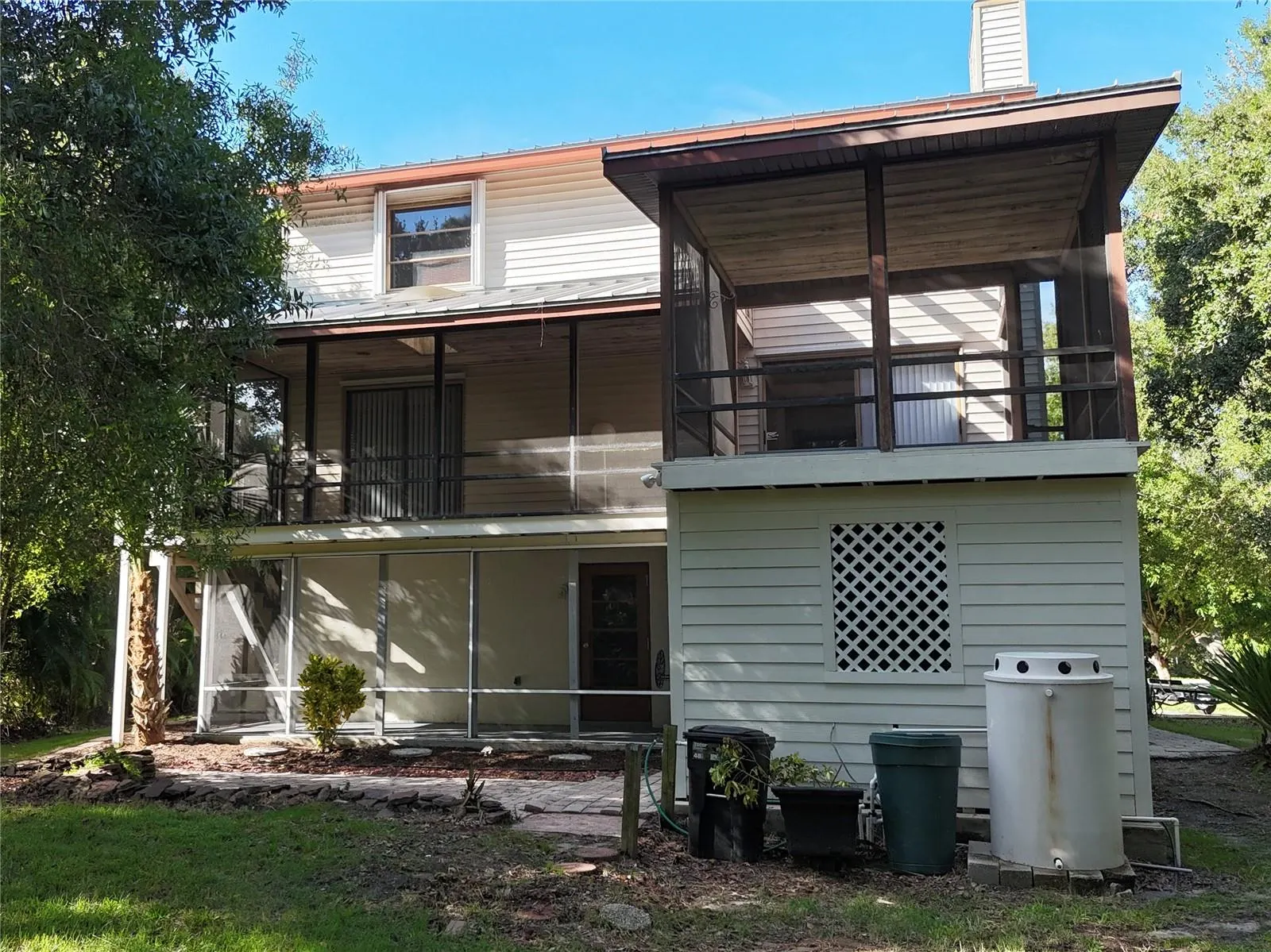 603 LAUREL RD W
