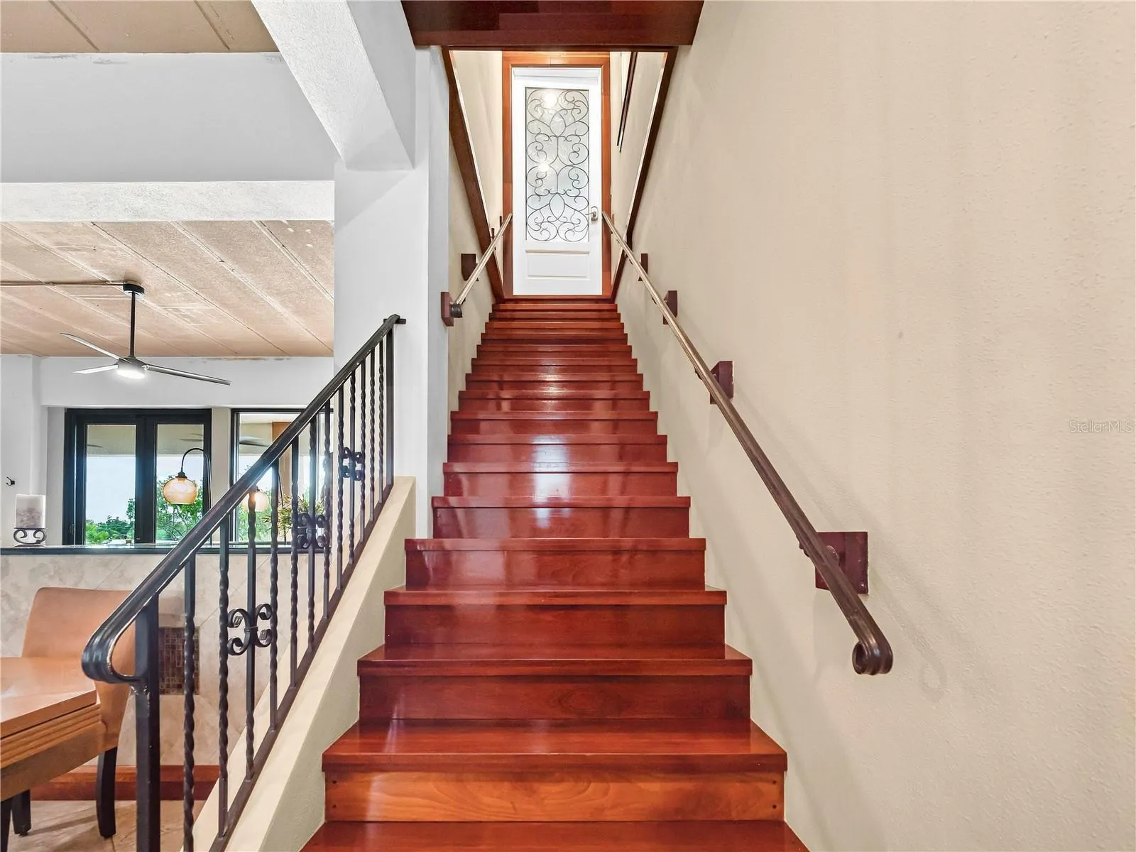 908 BAYSHORE DR