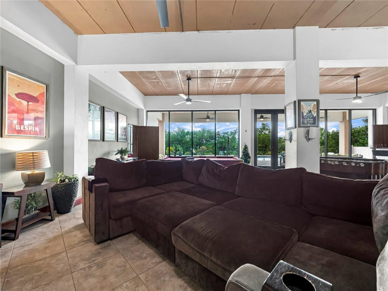 908 BAYSHORE DR