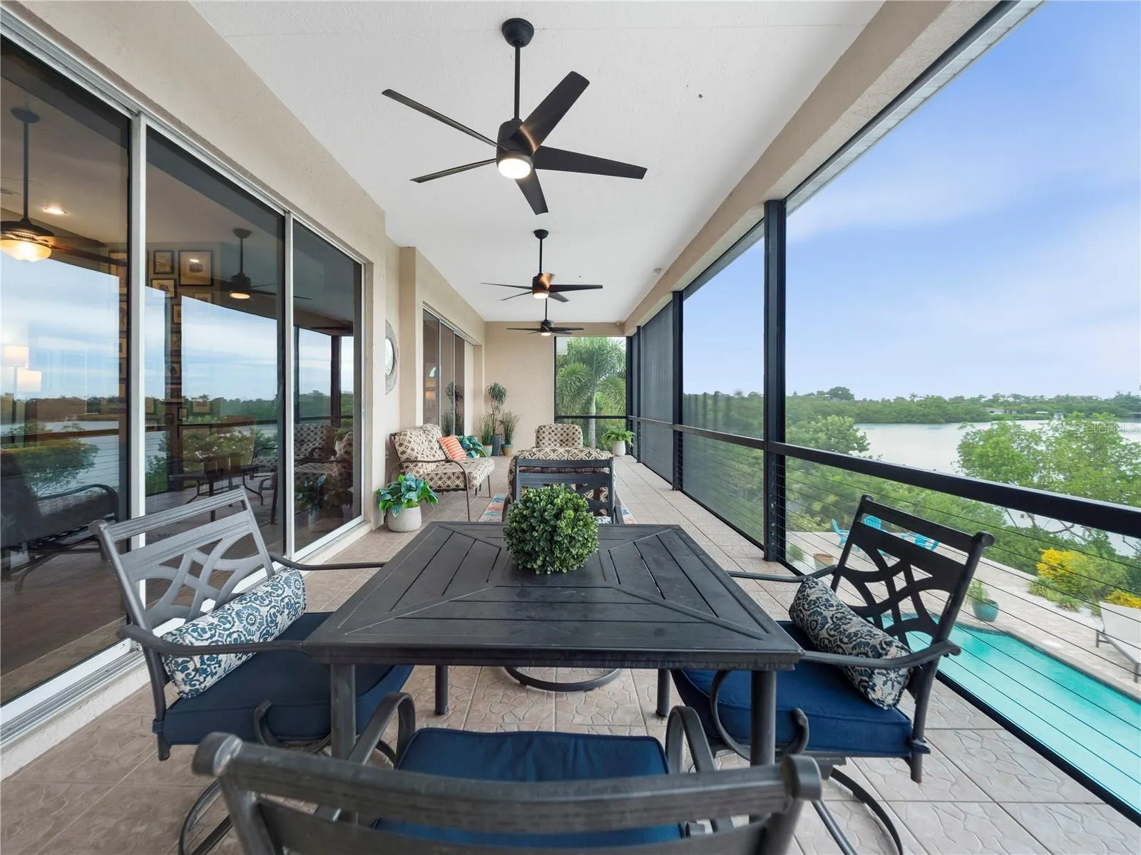908 BAYSHORE DR