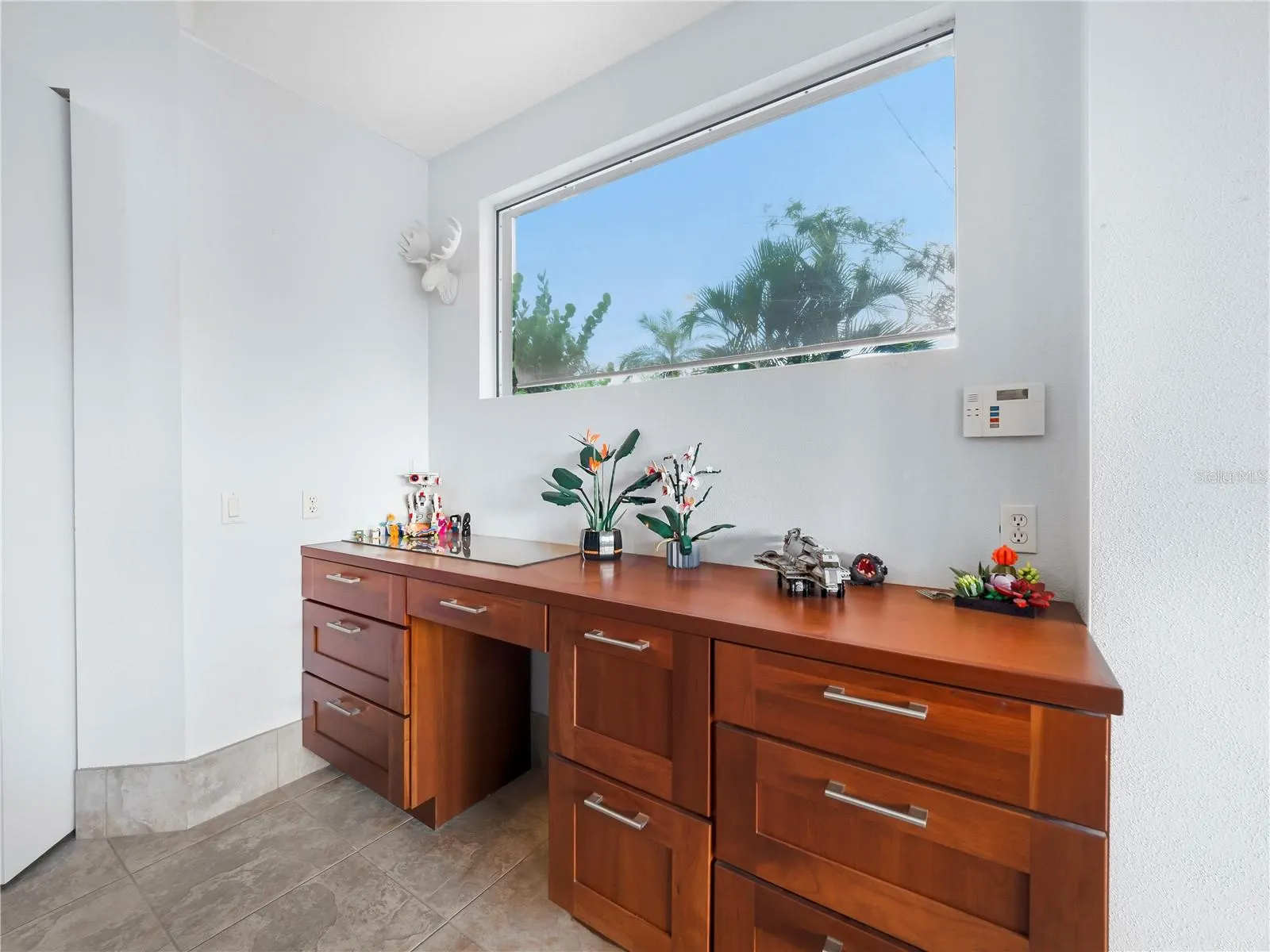 908 BAYSHORE DR