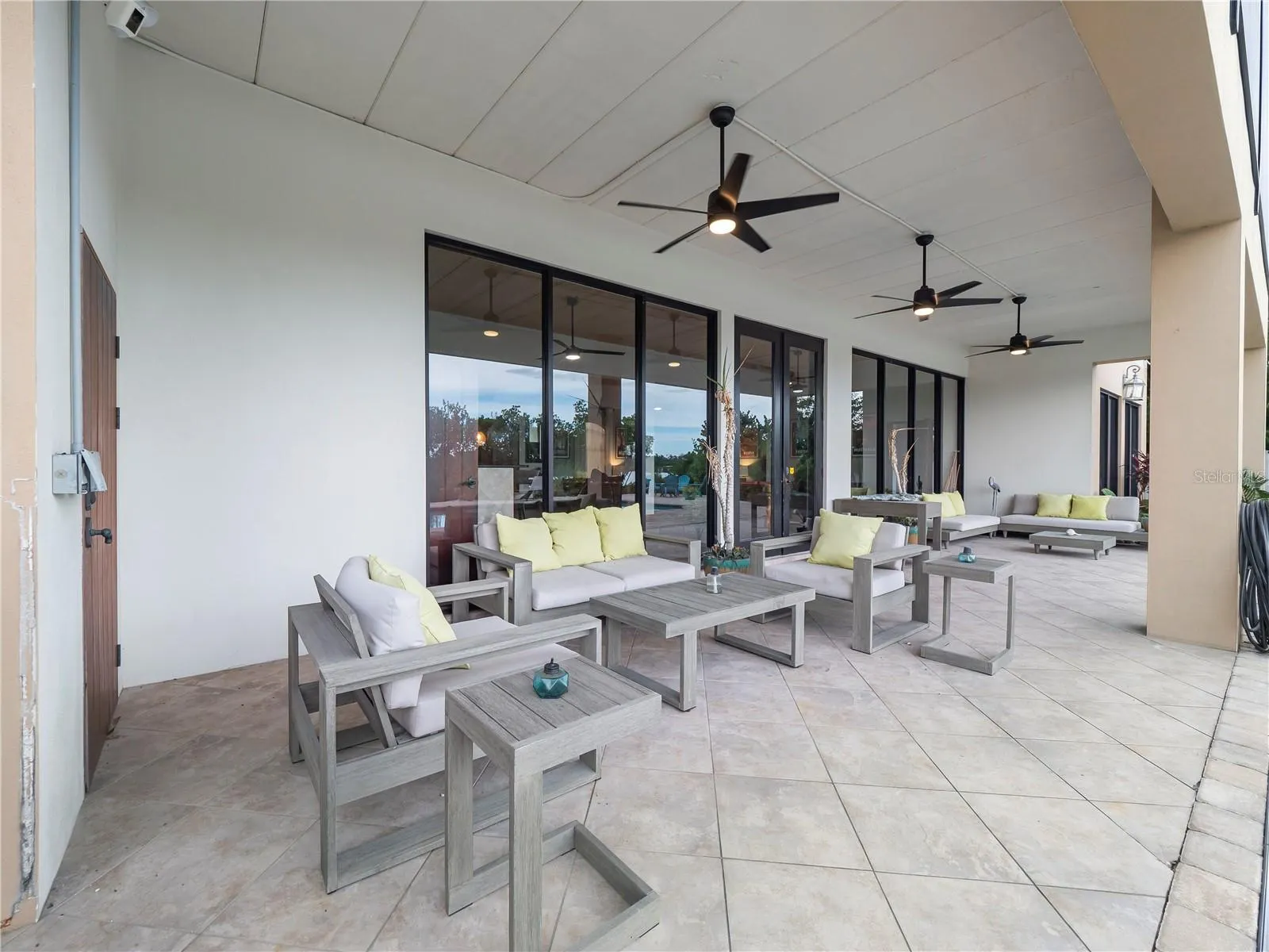 908 BAYSHORE DR