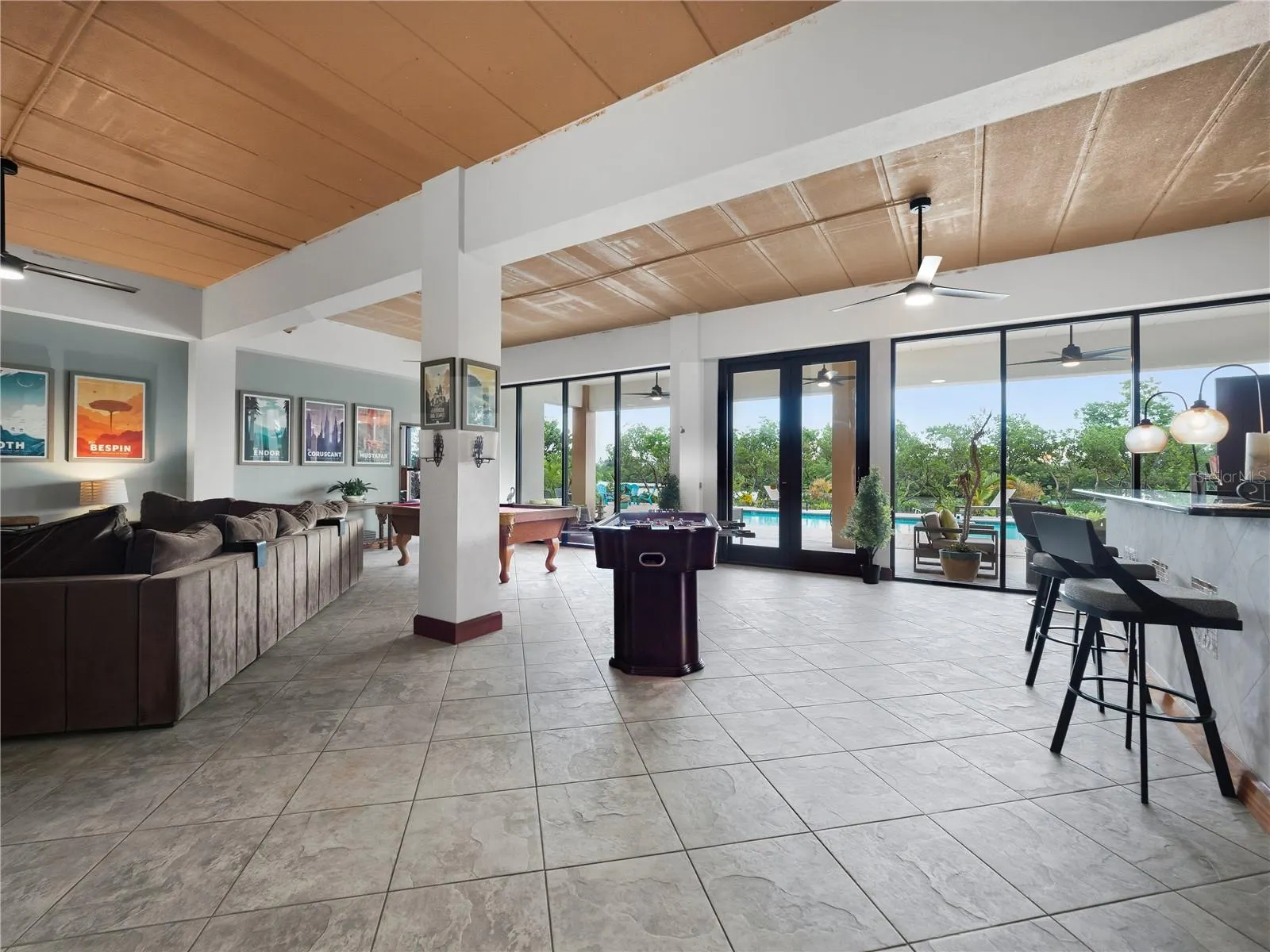 908 BAYSHORE DR