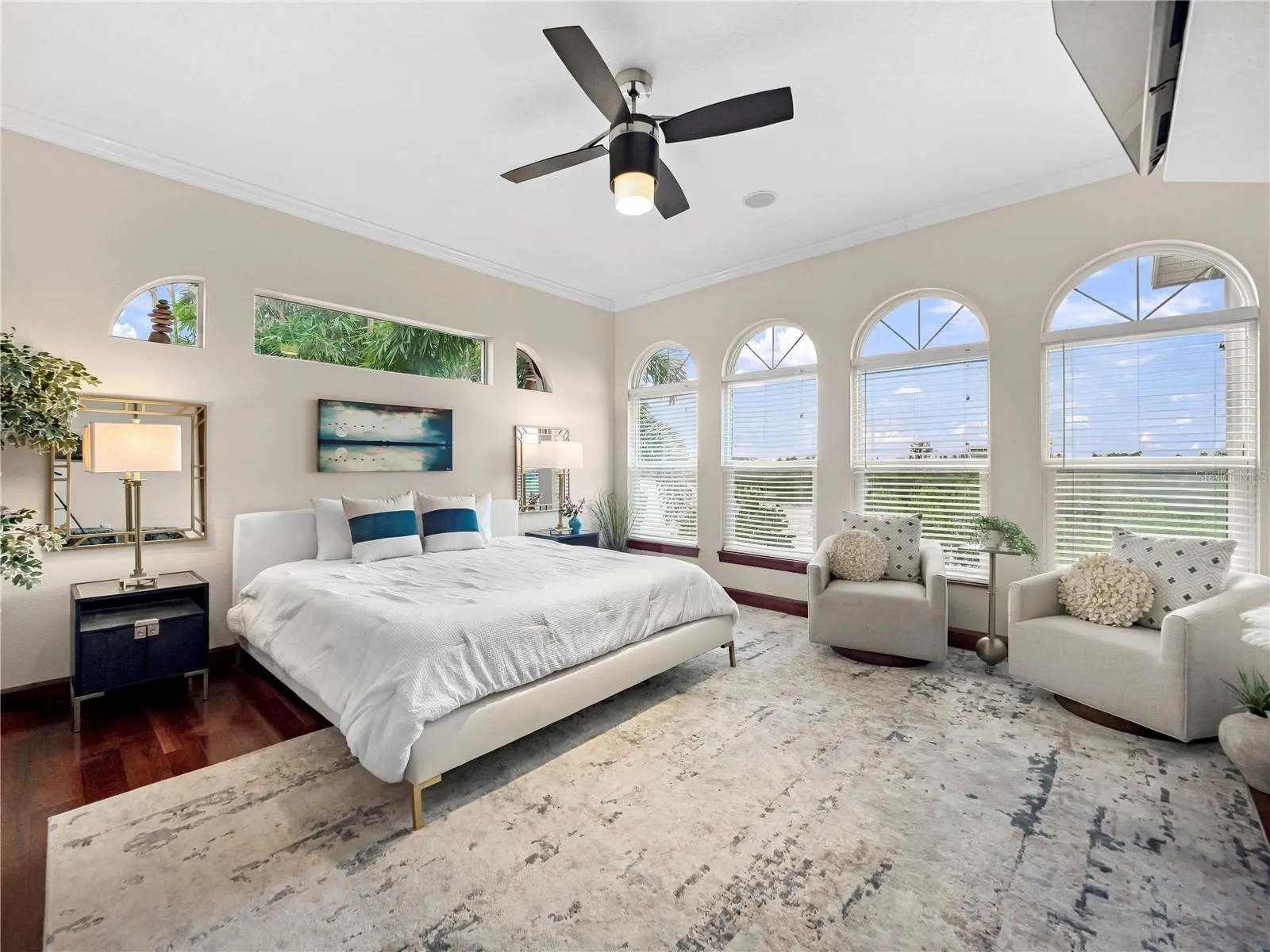908 BAYSHORE DR
