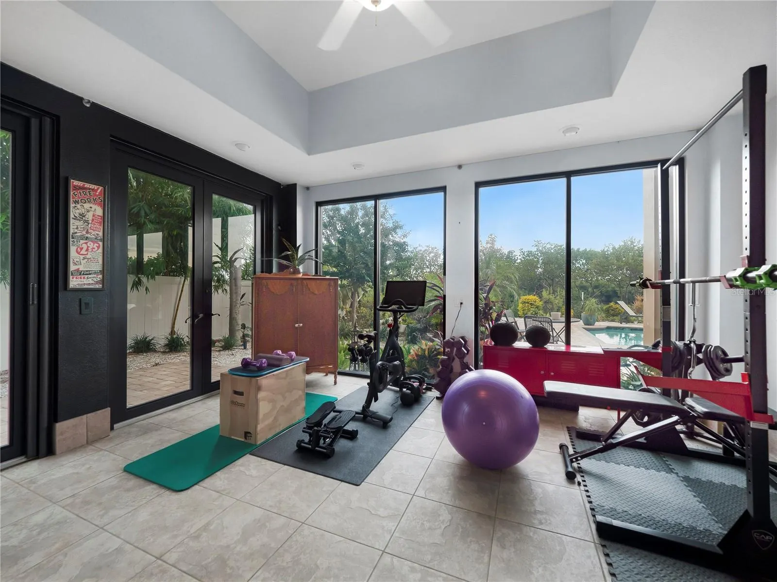 908 BAYSHORE DR