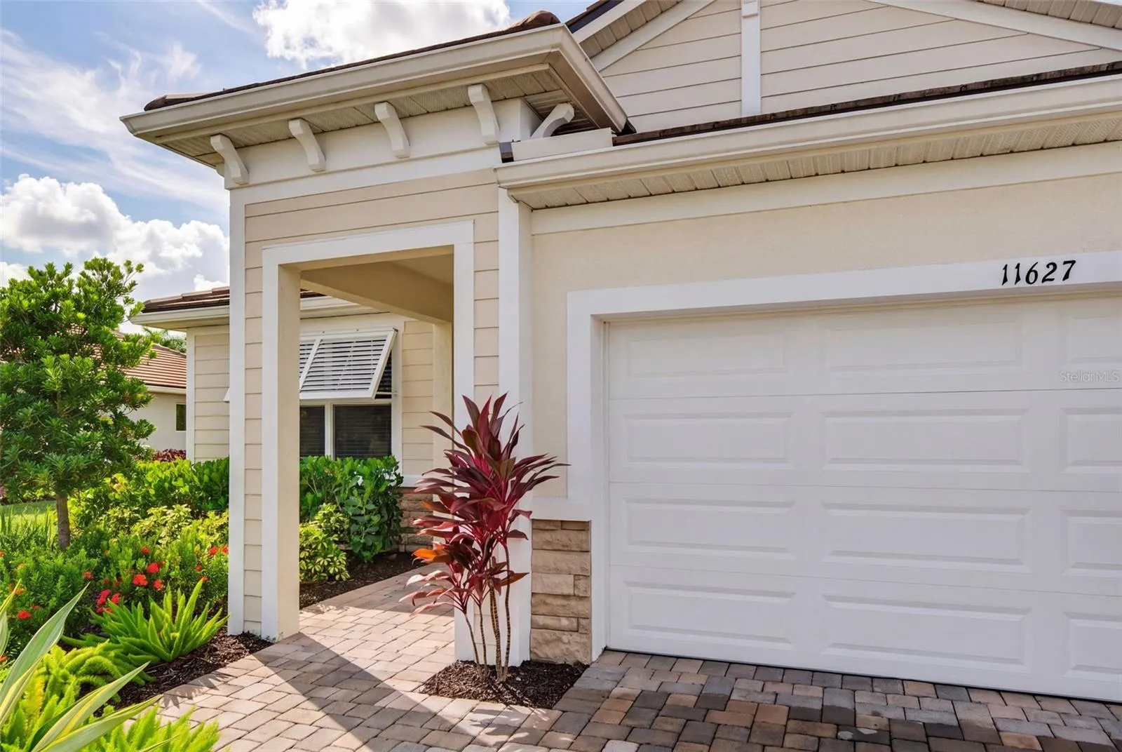 11627 MYAKKA BLUE DR