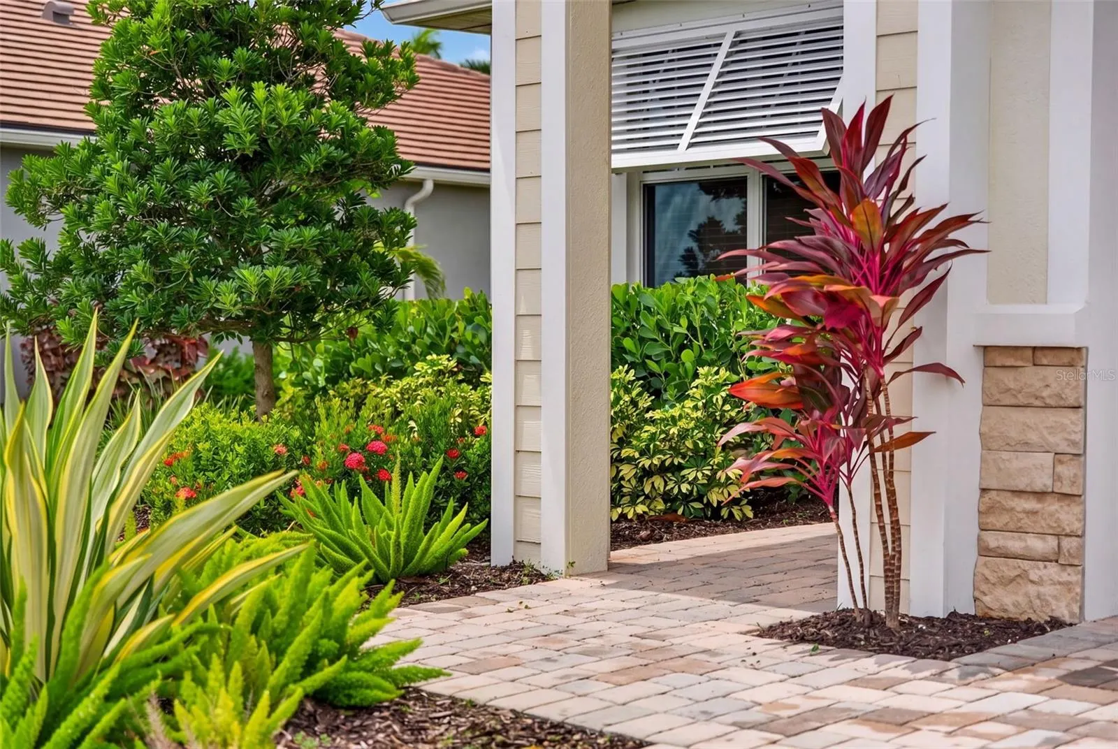 11627 MYAKKA BLUE DR