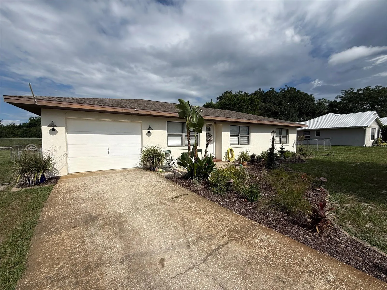 1739 TAYLOE LN