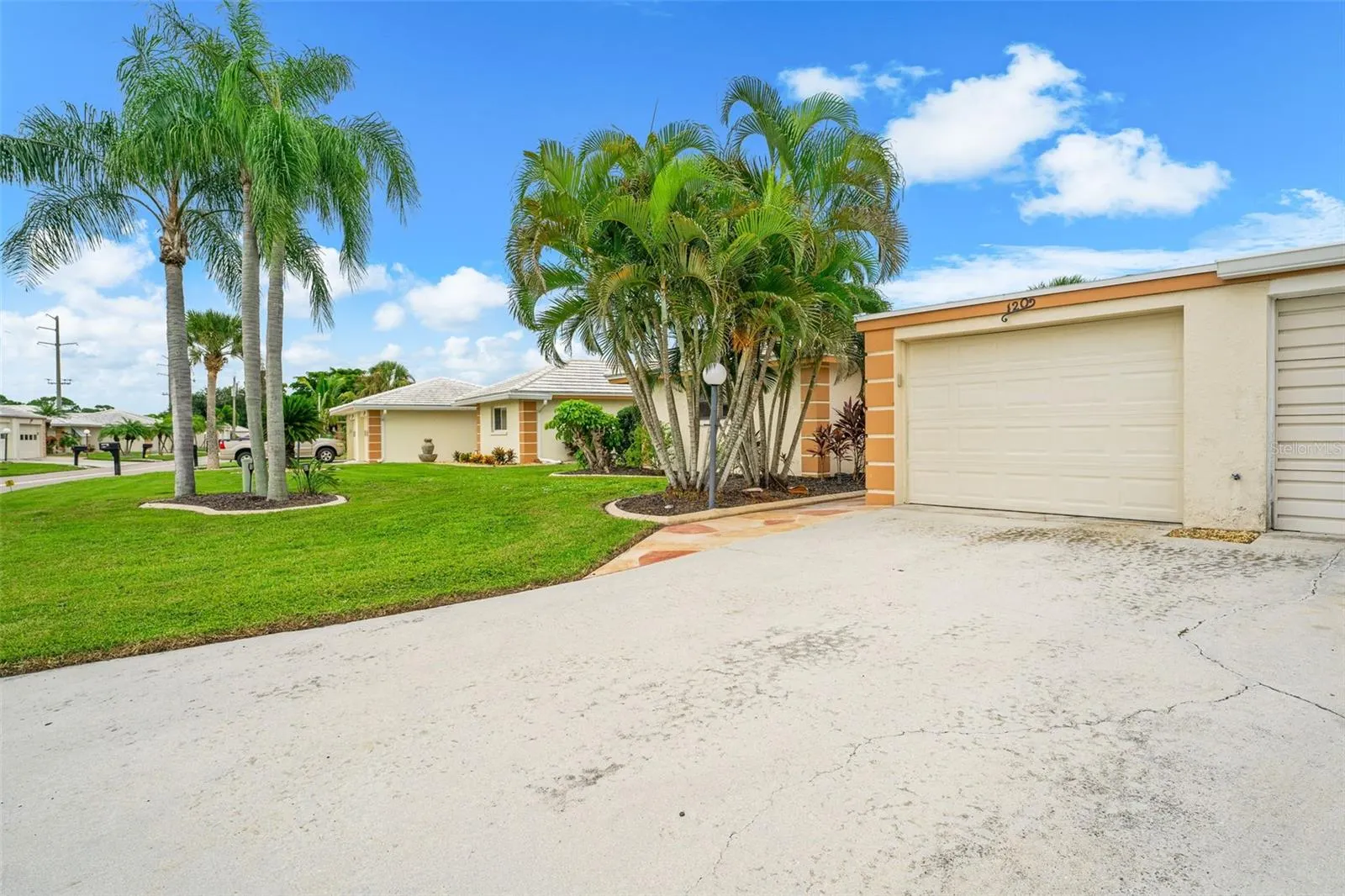 120 VILLA DR #120 #120