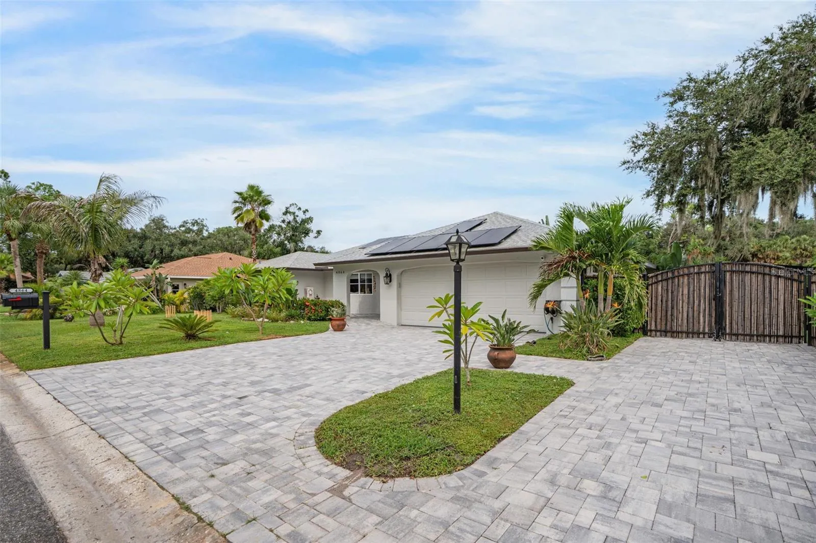 4864 HAWKSHEAD PARK
