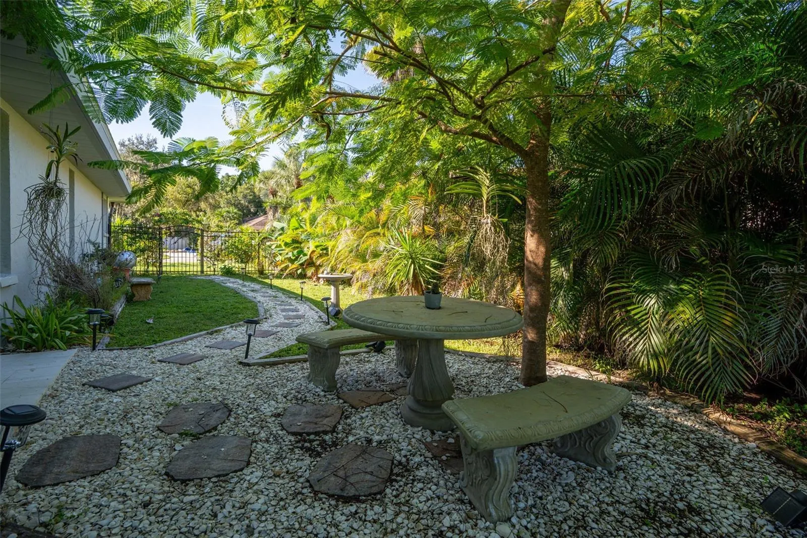 4864 HAWKSHEAD PARK