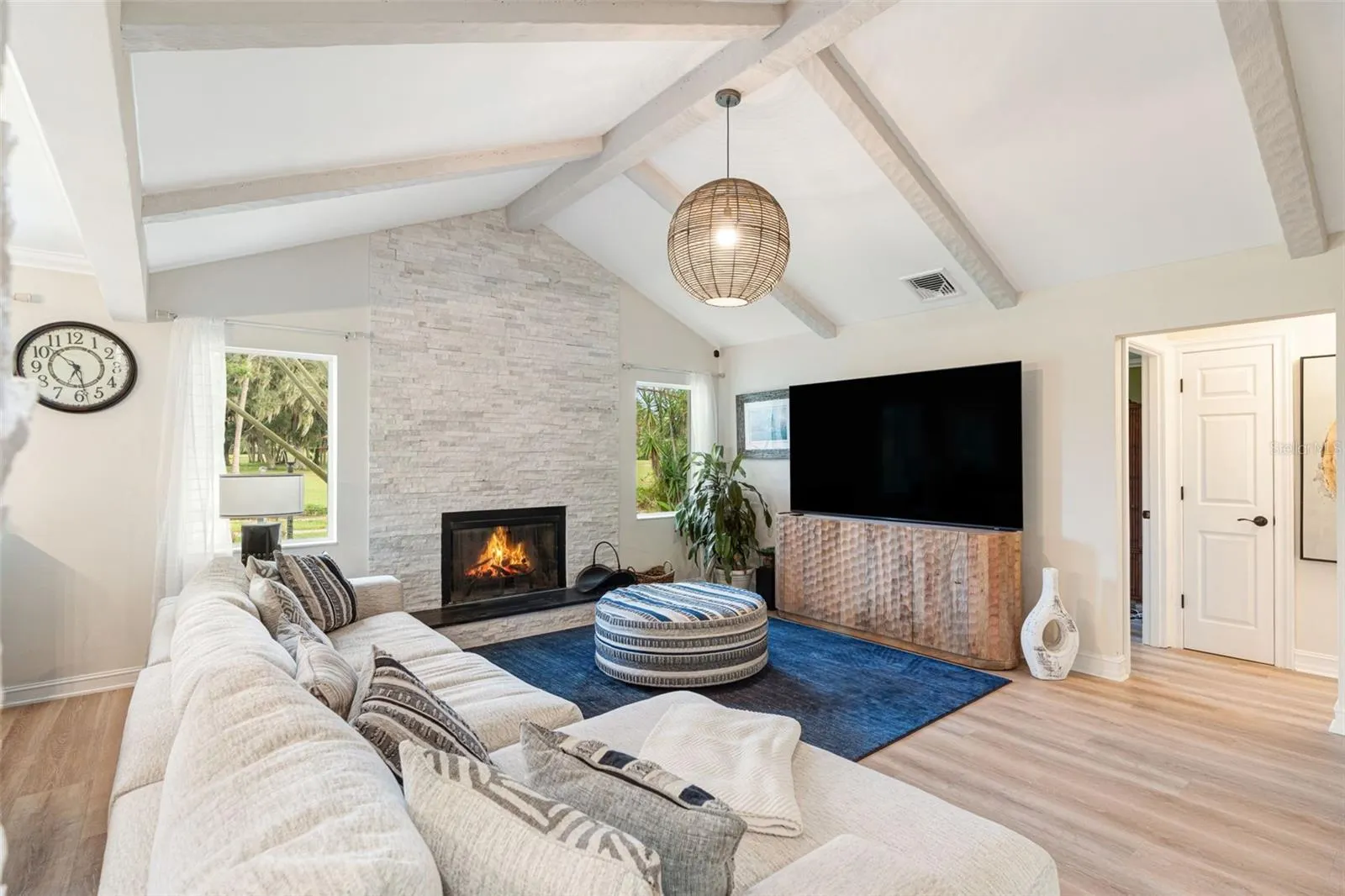 4864 HAWKSHEAD PARK