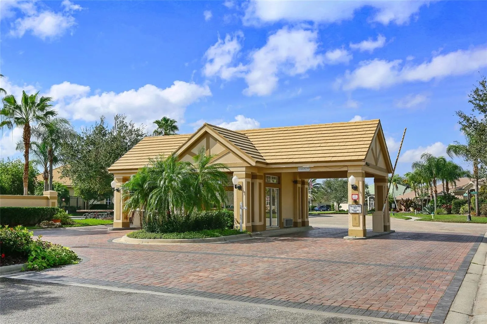 2889 GRAZELAND DR