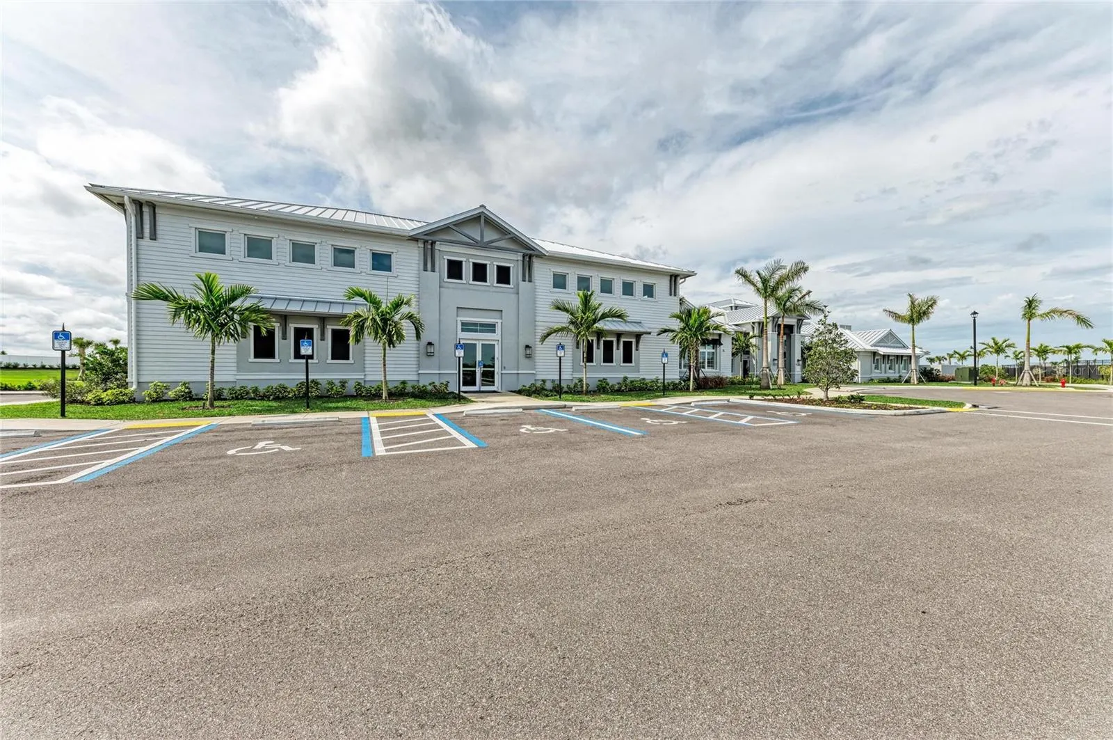 15332 SERENE SHORES LOOP
