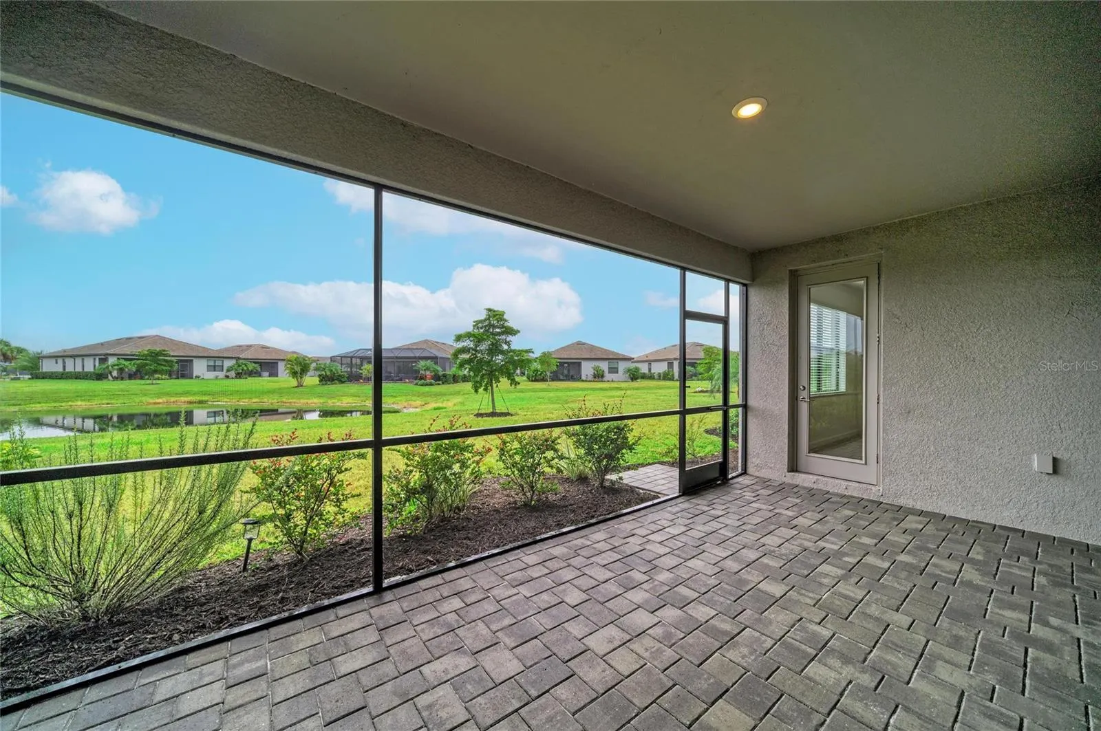 15332 SERENE SHORES LOOP