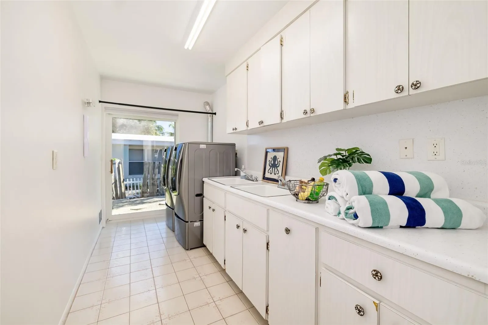 5456 AZURE WAY
