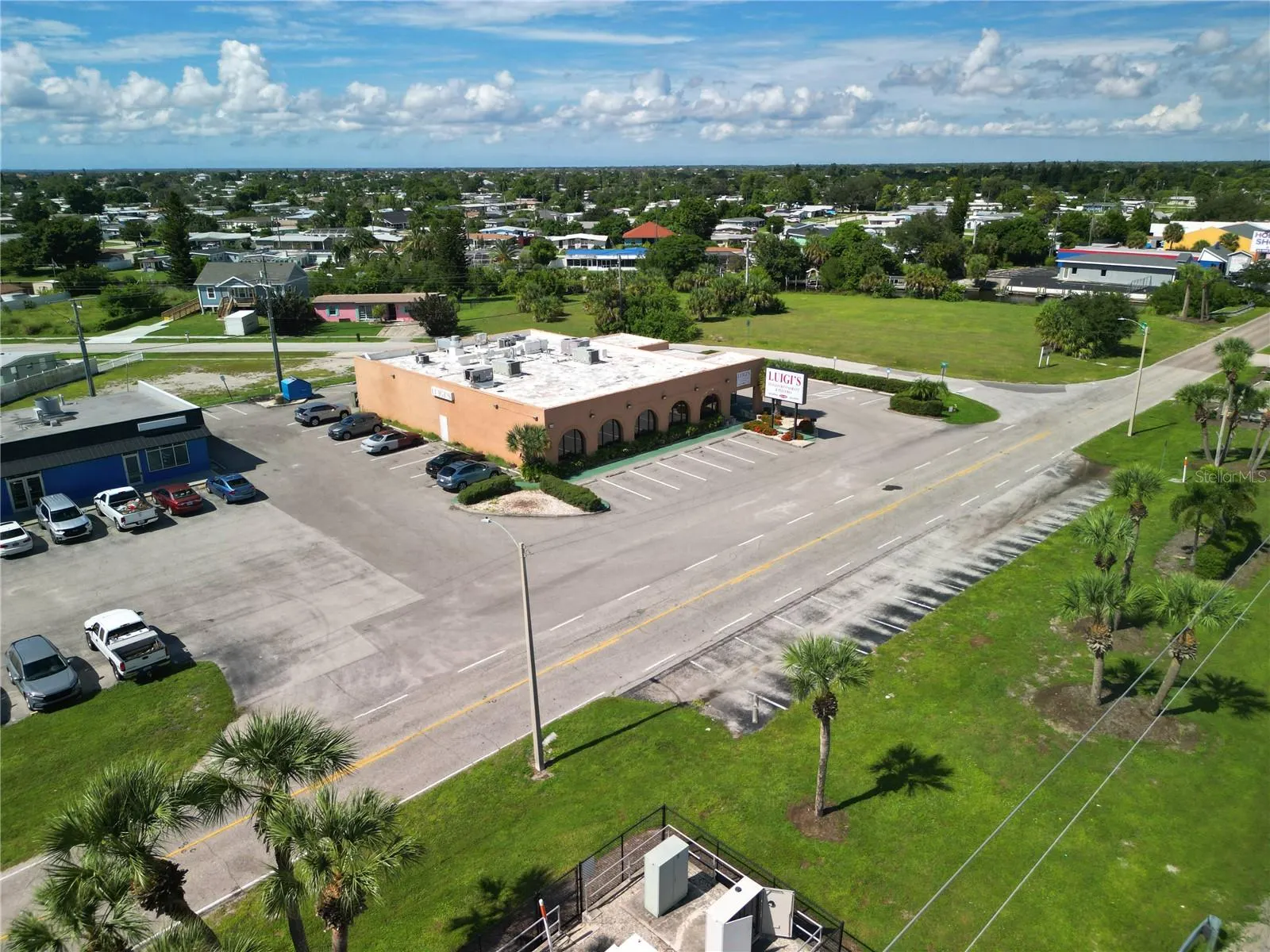 3883 TAMIAMI TRL