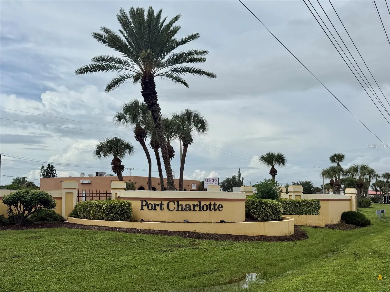 3883 TAMIAMI TRL