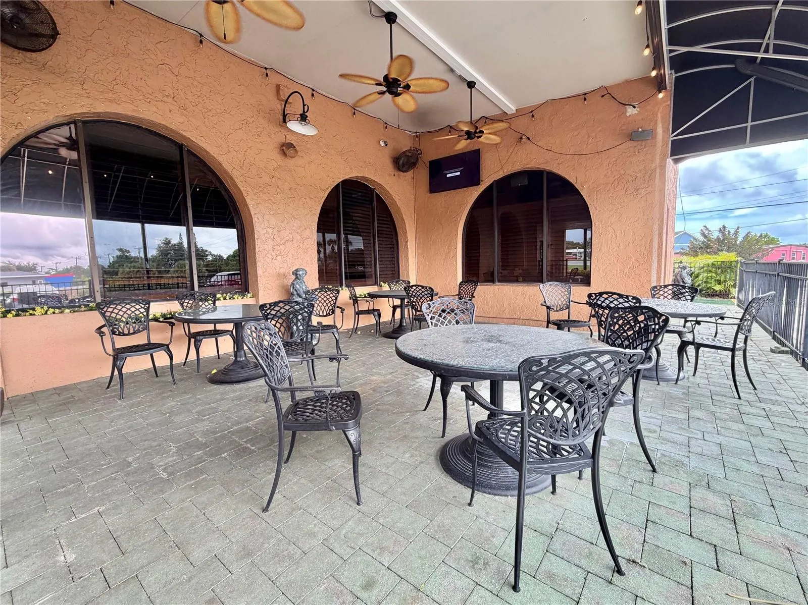 3883 TAMIAMI TRL