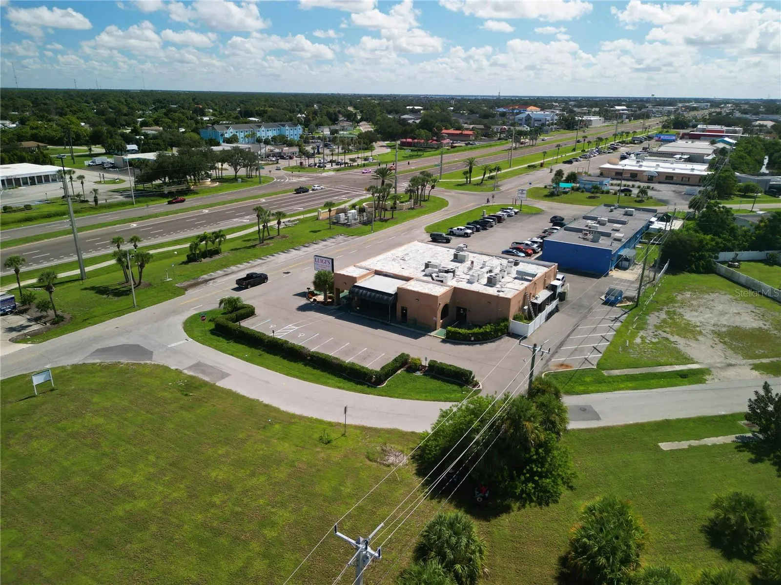 3883 TAMIAMI TRL