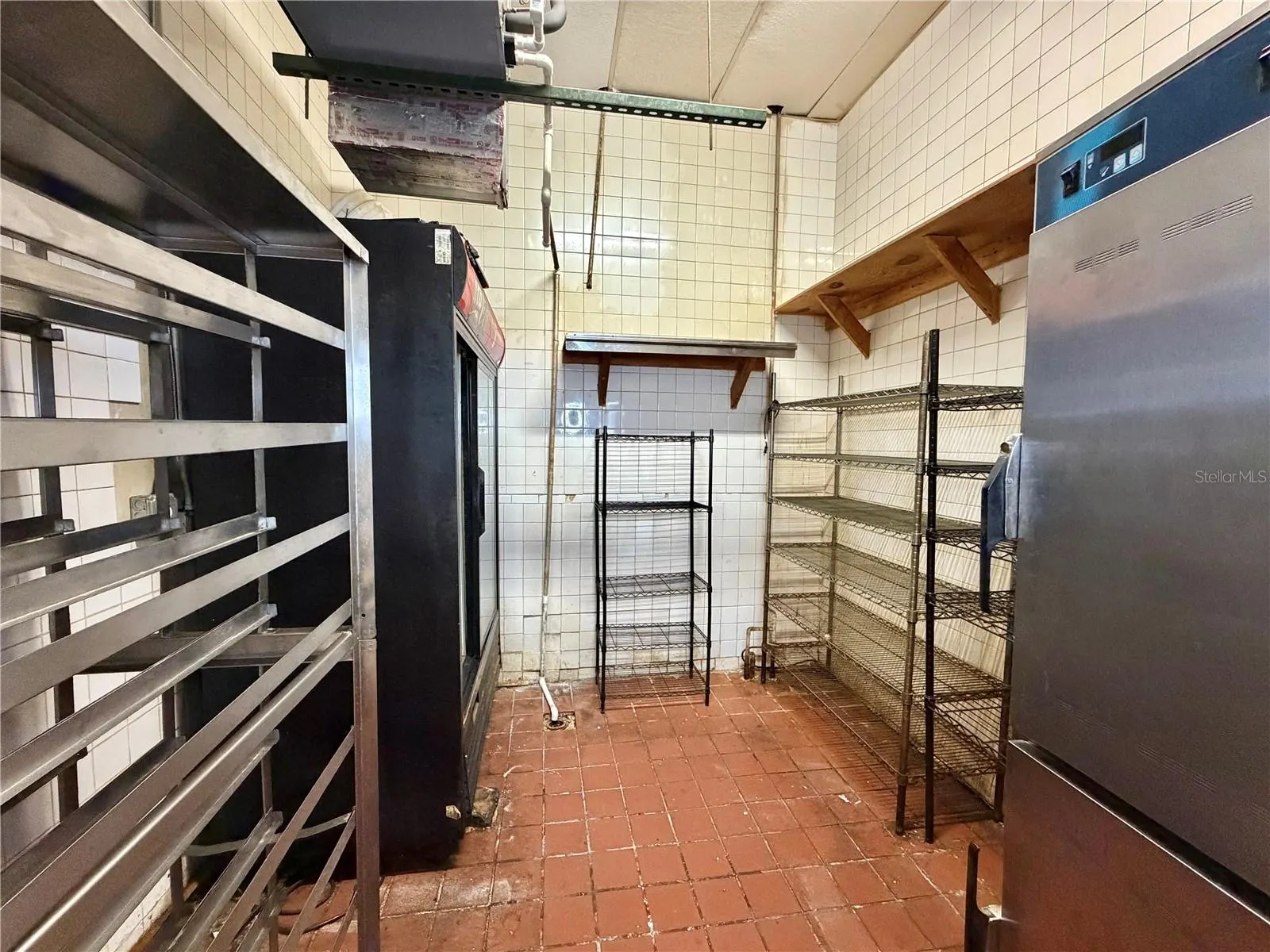 3883 TAMIAMI TRL